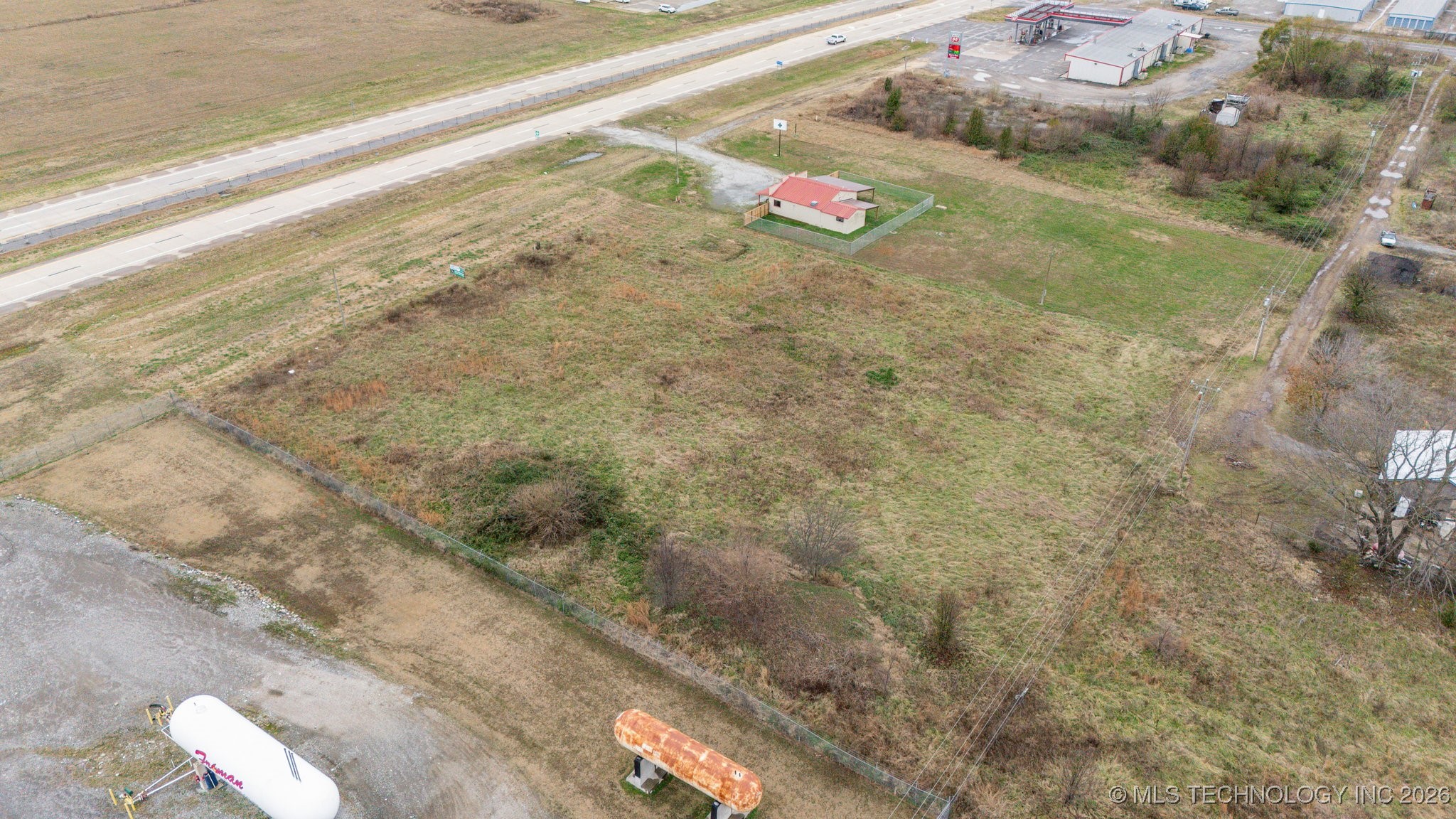 20005 E Hwy 20 Property Photo 5