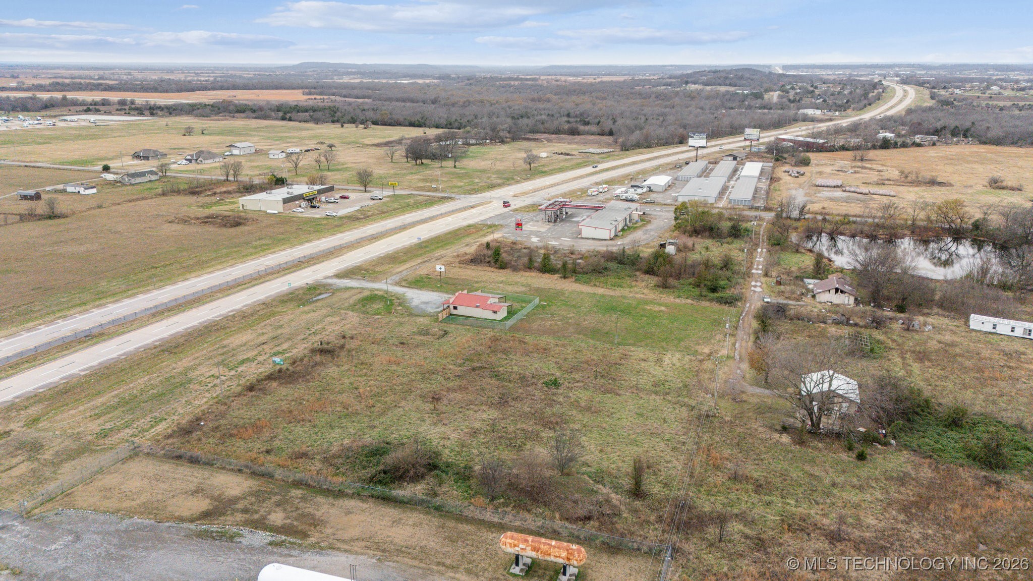 20005 E Hwy 20 Property Photo 6