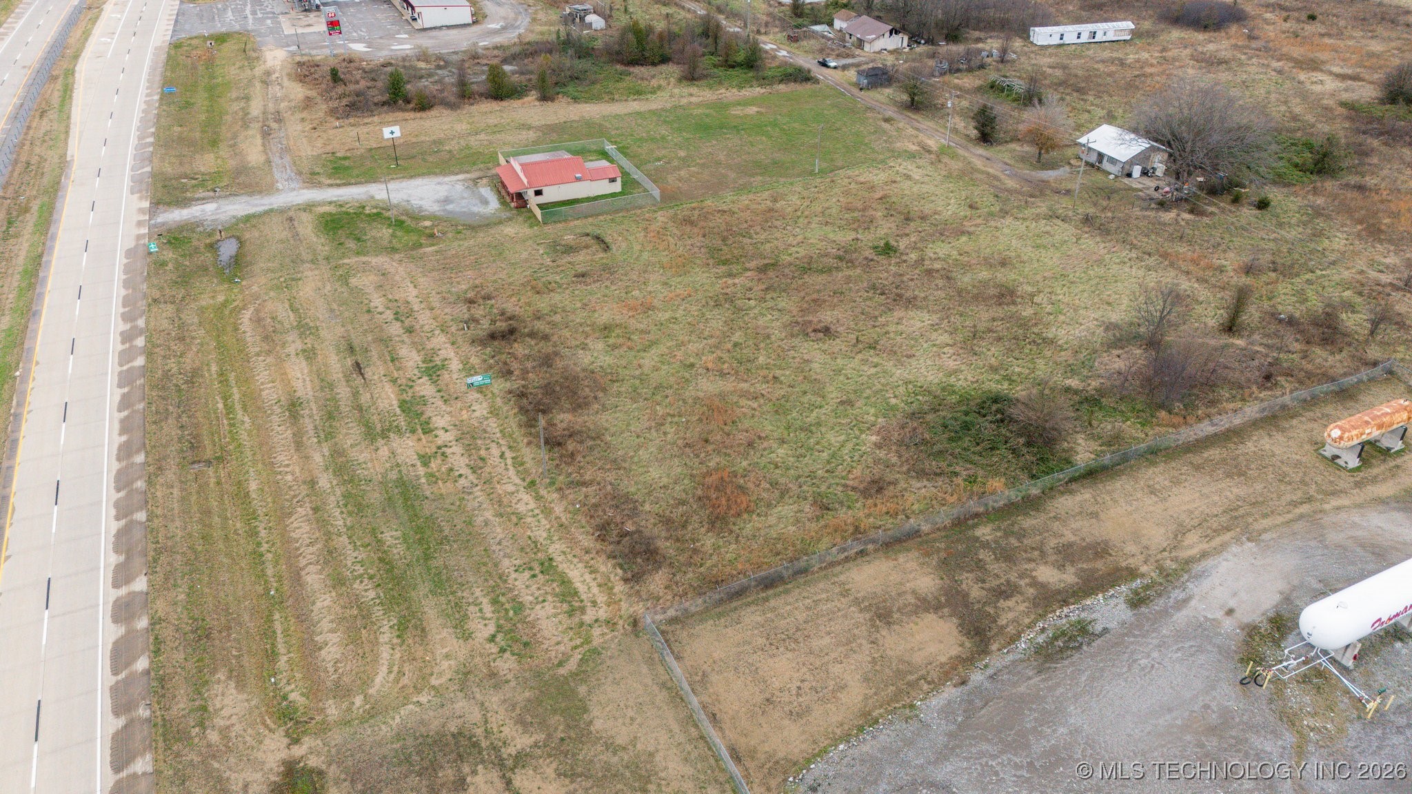 20005 E Hwy 20 Property Photo 8