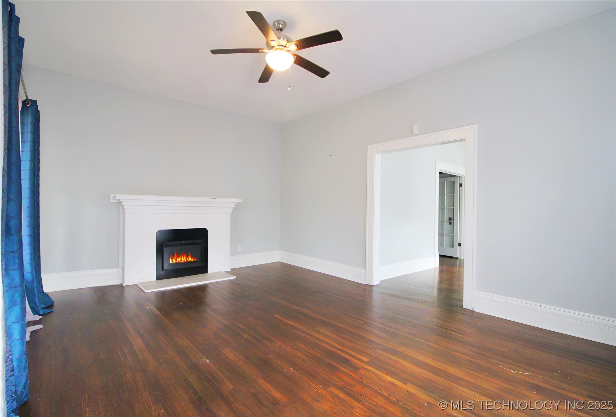 809 N Grand Avenue Property Photo 4