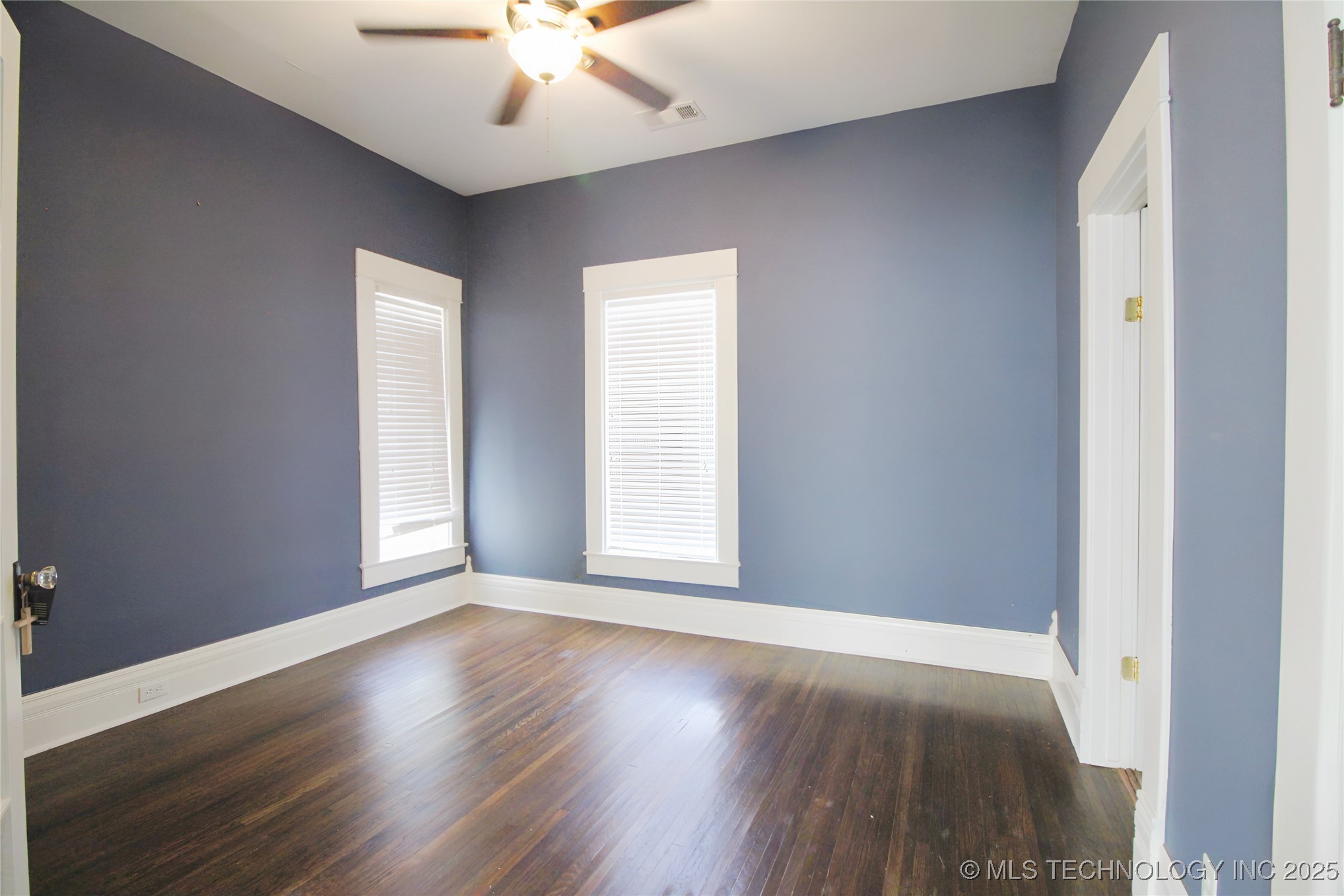 809 N Grand Avenue Property Photo 12