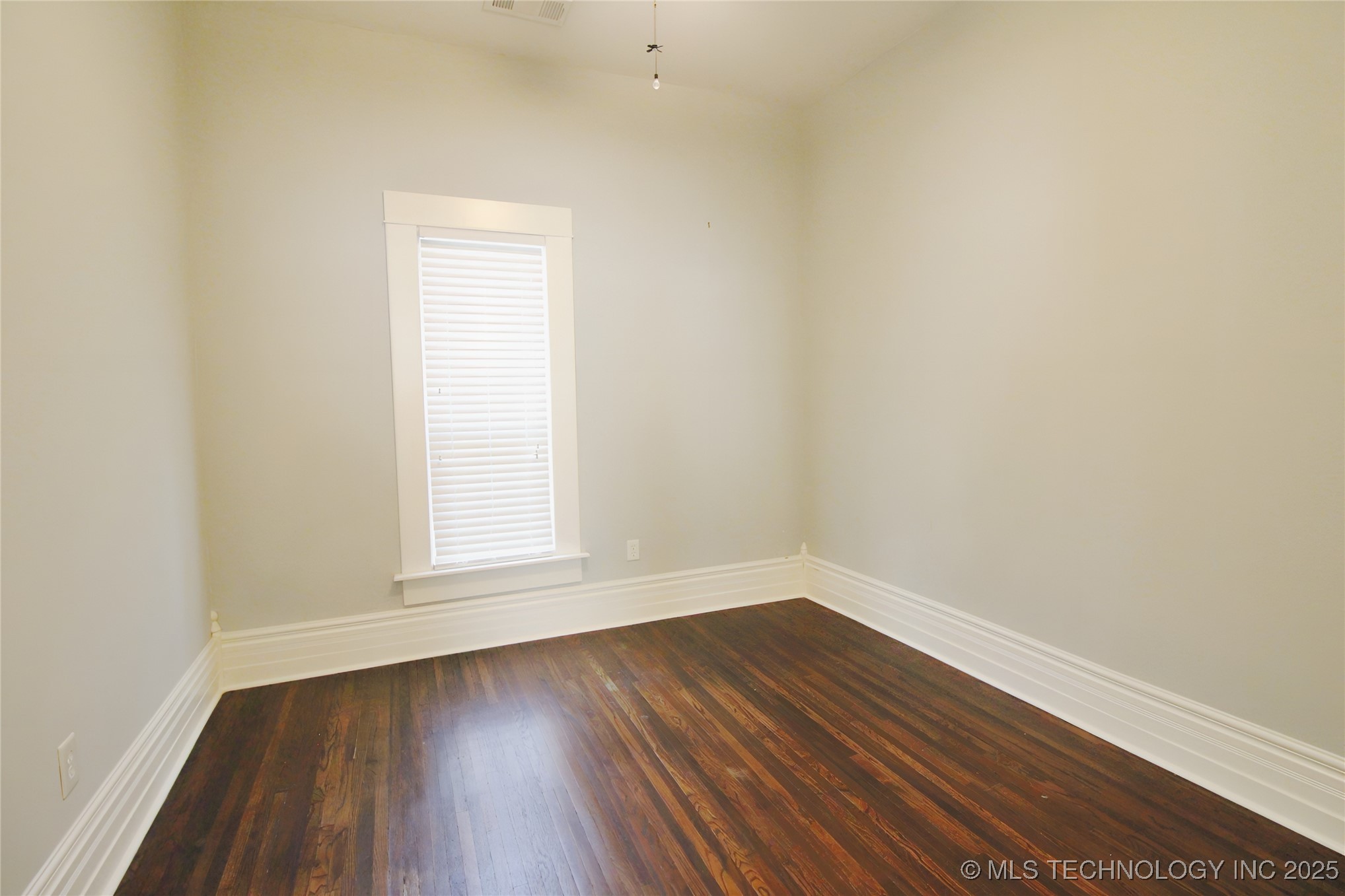 809 N Grand Avenue Property Photo 16