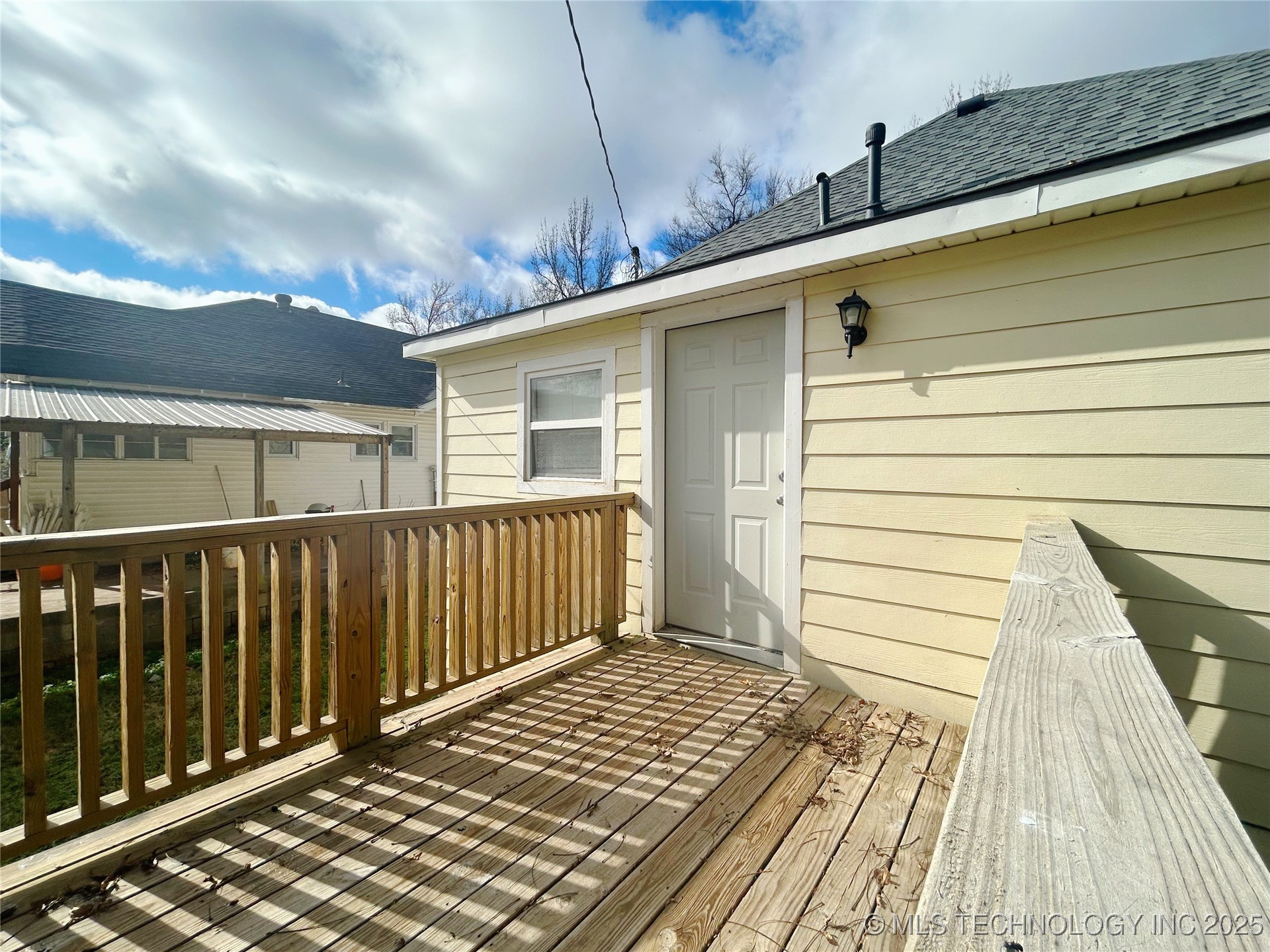 809 N Grand Avenue Property Photo 25