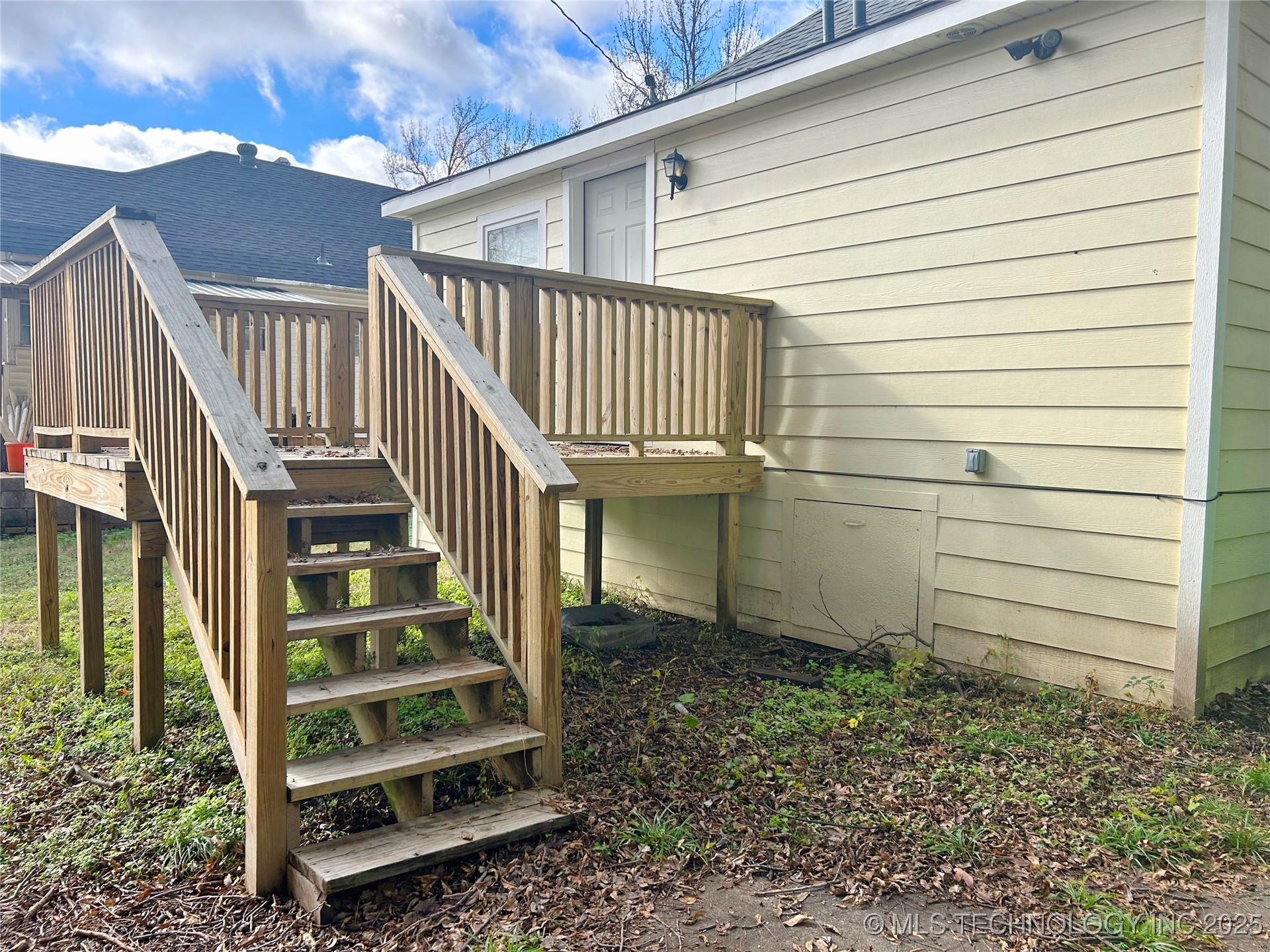 809 N Grand Avenue Property Photo 26