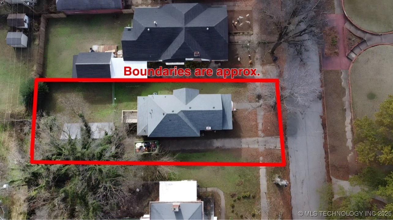 809 N Grand Avenue Property Photo 33