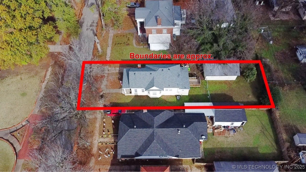 809 N Grand Avenue Property Photo 34