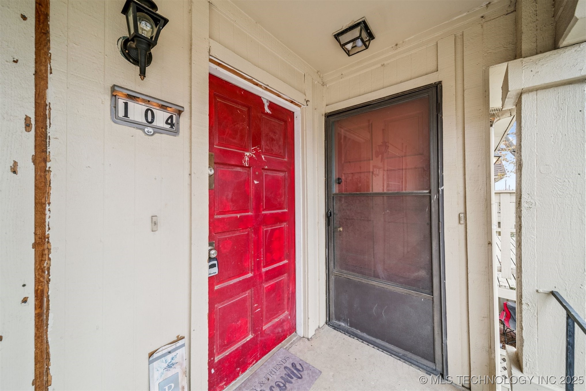 6712 S Lewis Avenue 104 Property Photo 3