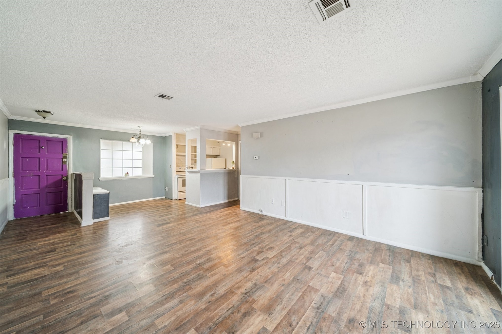 6712 S Lewis Avenue 104 Property Photo 4