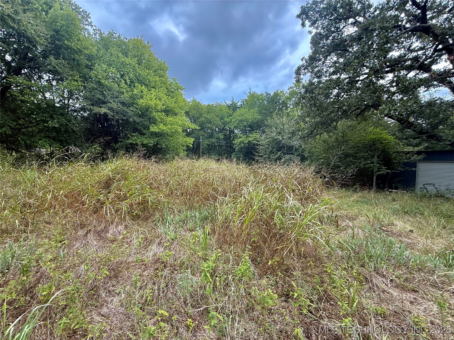 830 N Sliger Property Photo 11