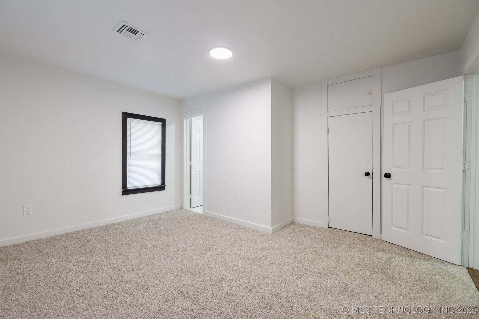 1027 E 56th Street North Property Photo 9