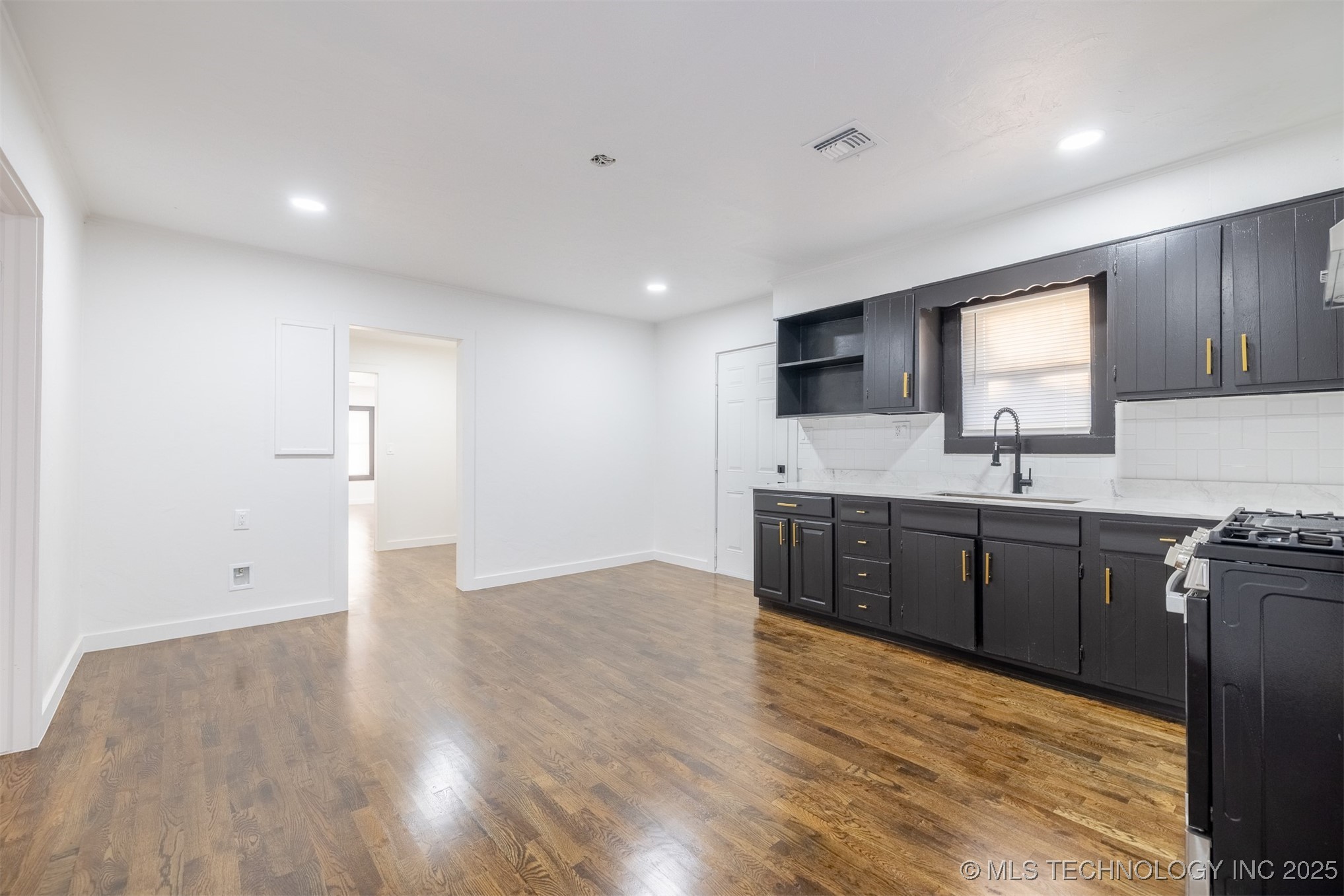 1027 E 56th Street North Property Photo 12