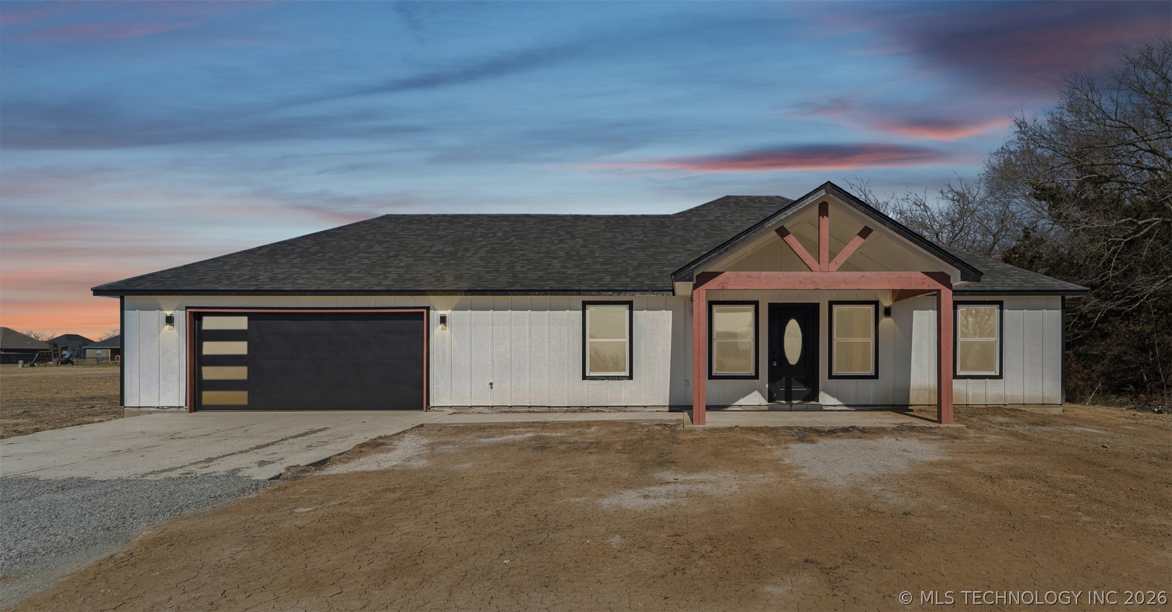 239 E 500 Road Property Photo 1