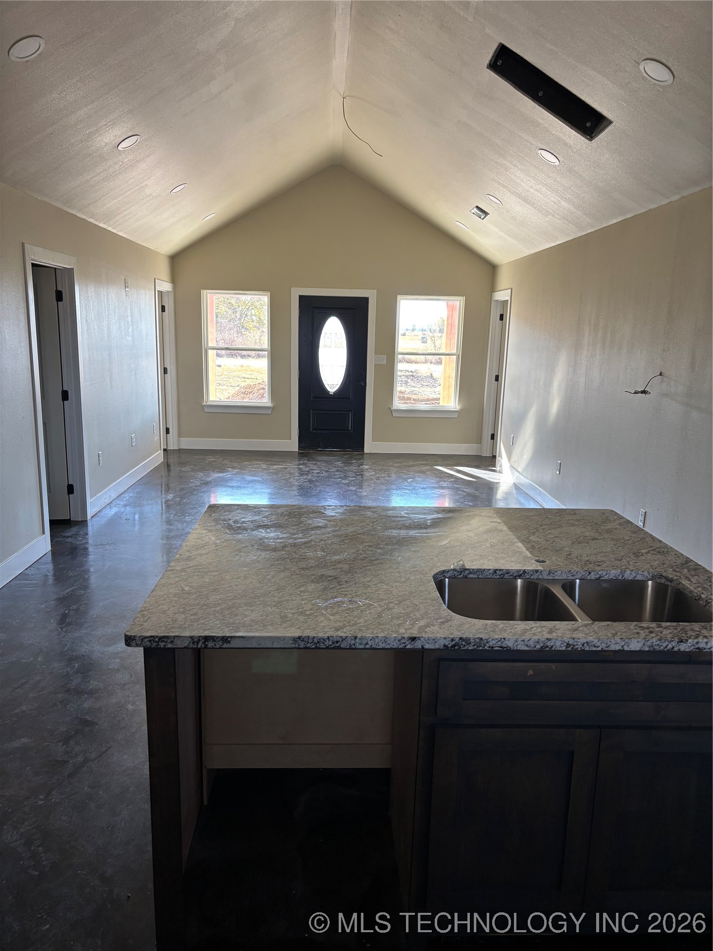 239 E 500 Road Property Photo 8