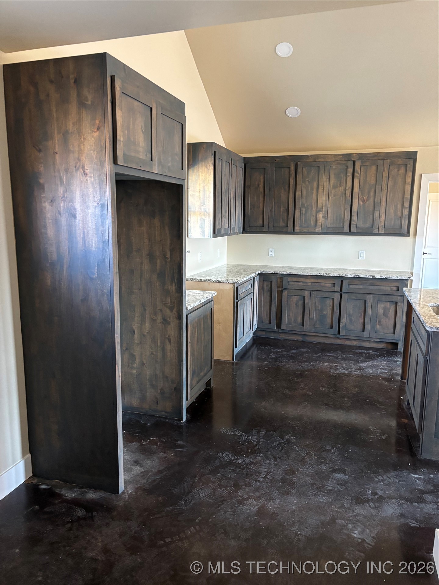 239 E 500 Road Property Photo 9