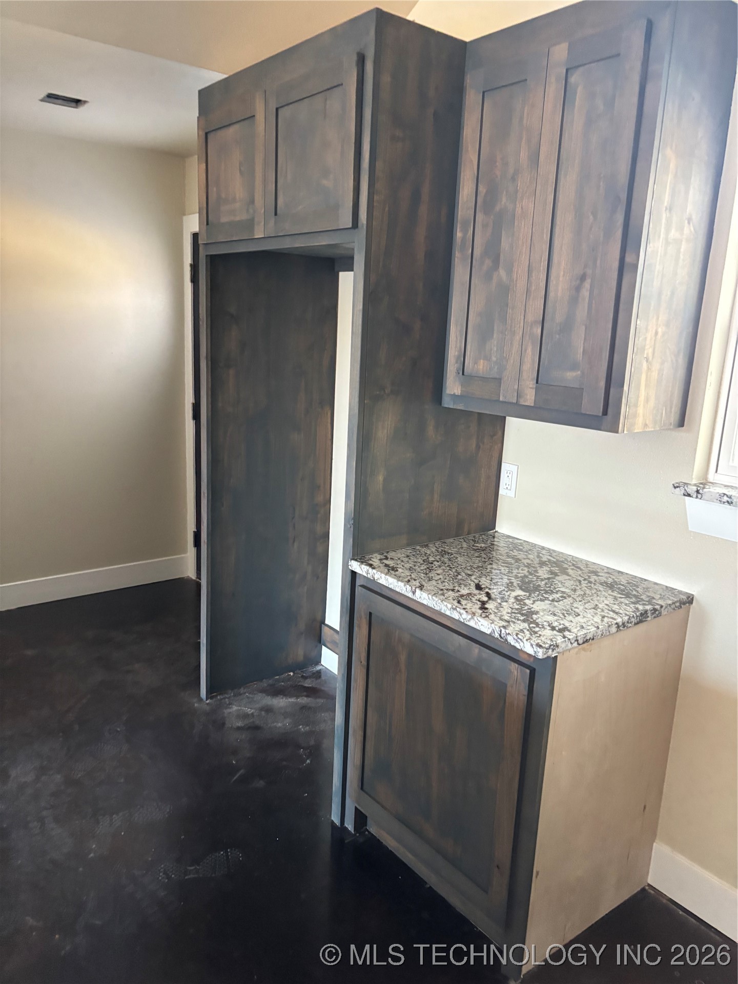 239 E 500 Road Property Photo 10