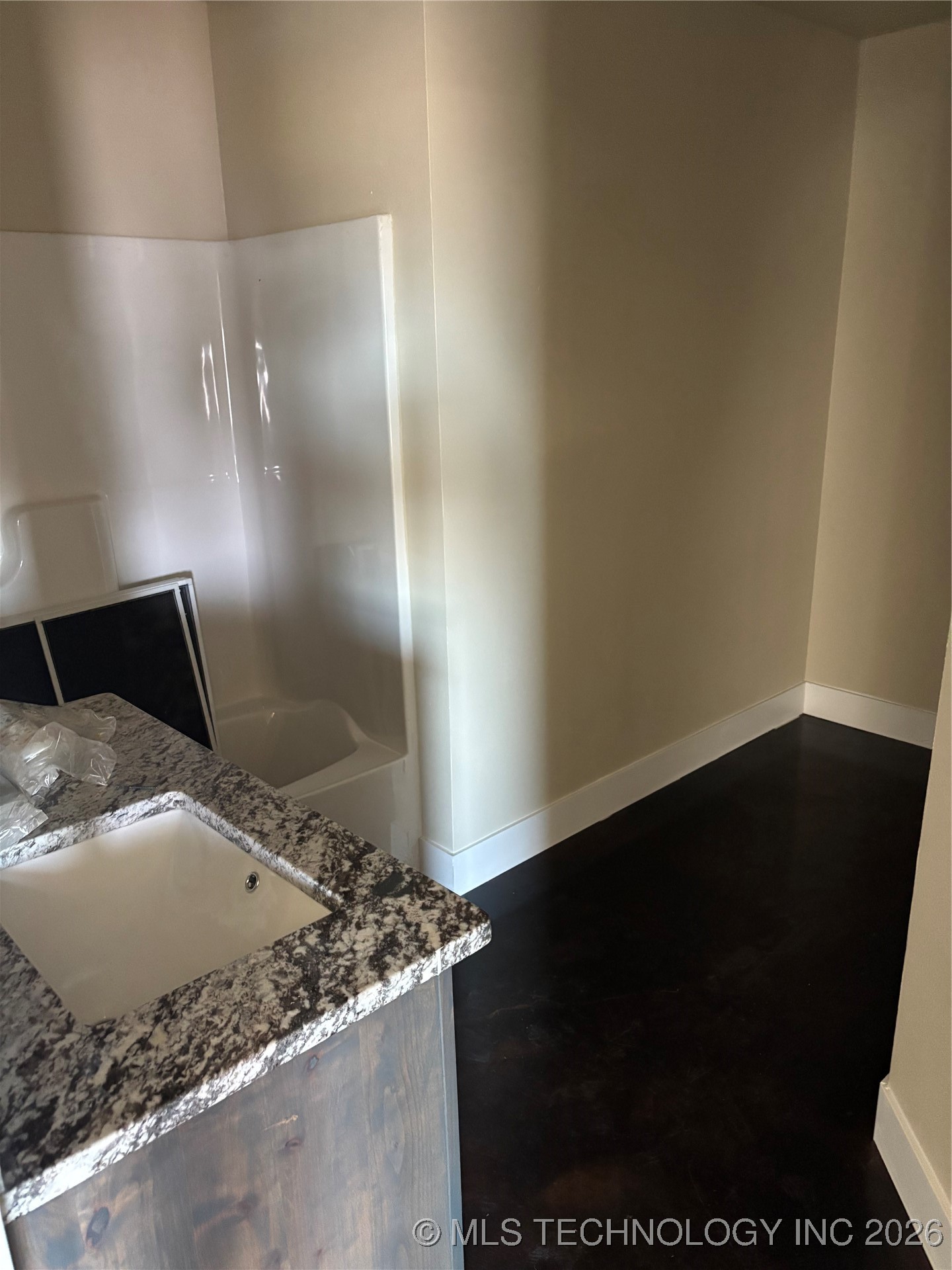 239 E 500 Road Property Photo 14