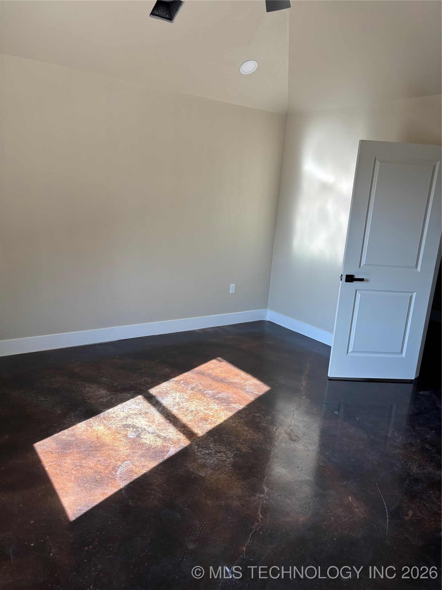 239 E 500 Road Property Photo 16