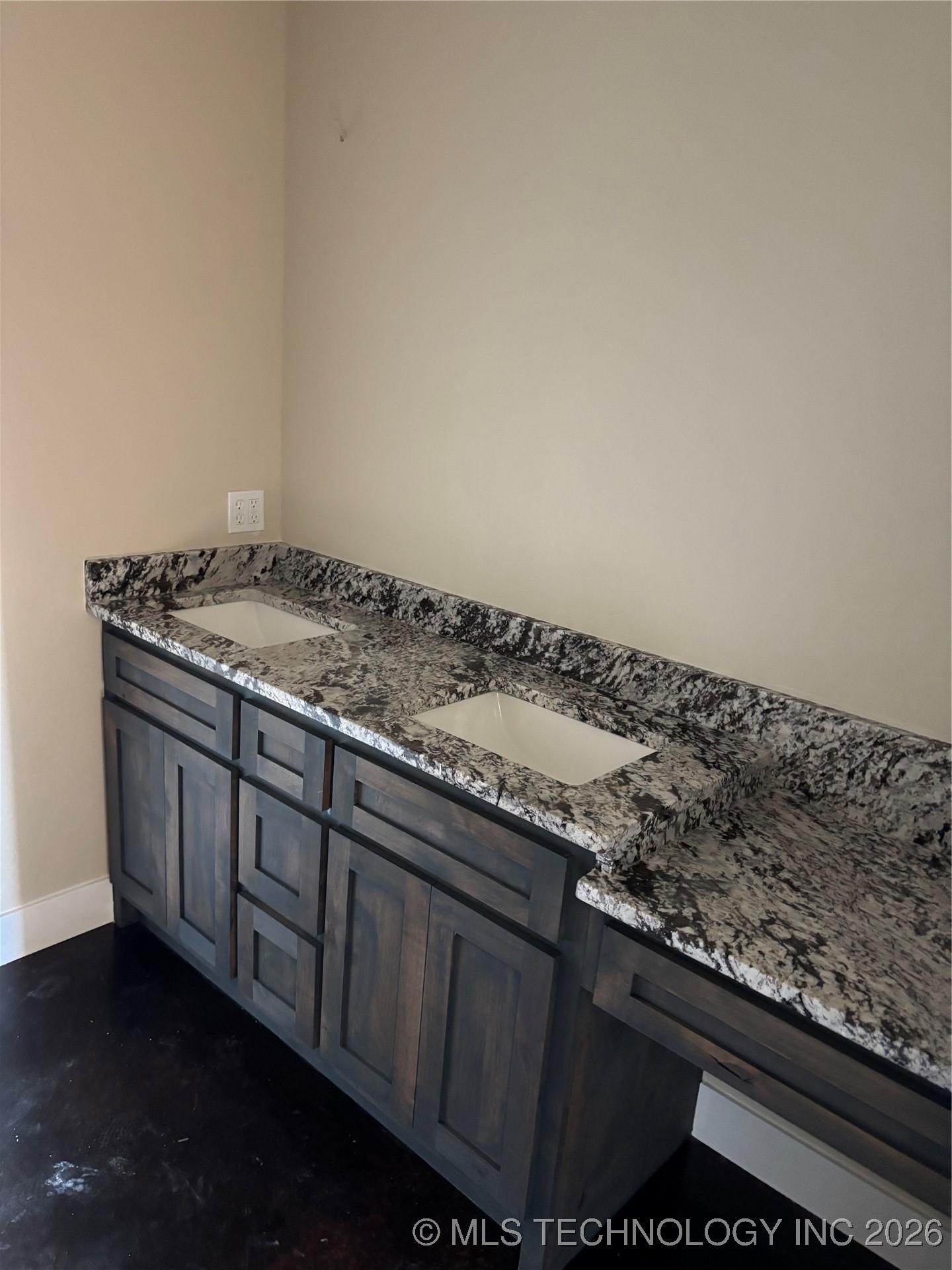 239 E 500 Road Property Photo 17