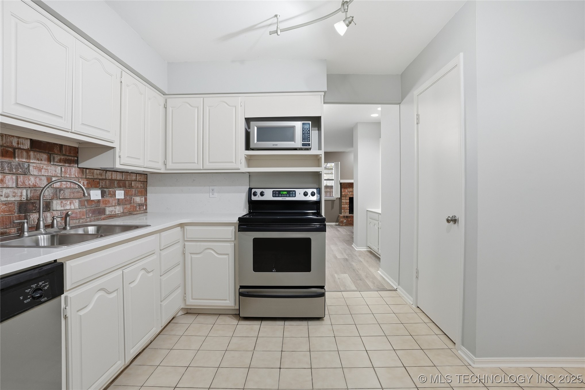 1712 S Cheyenne Avenue 3 Property Photo 8