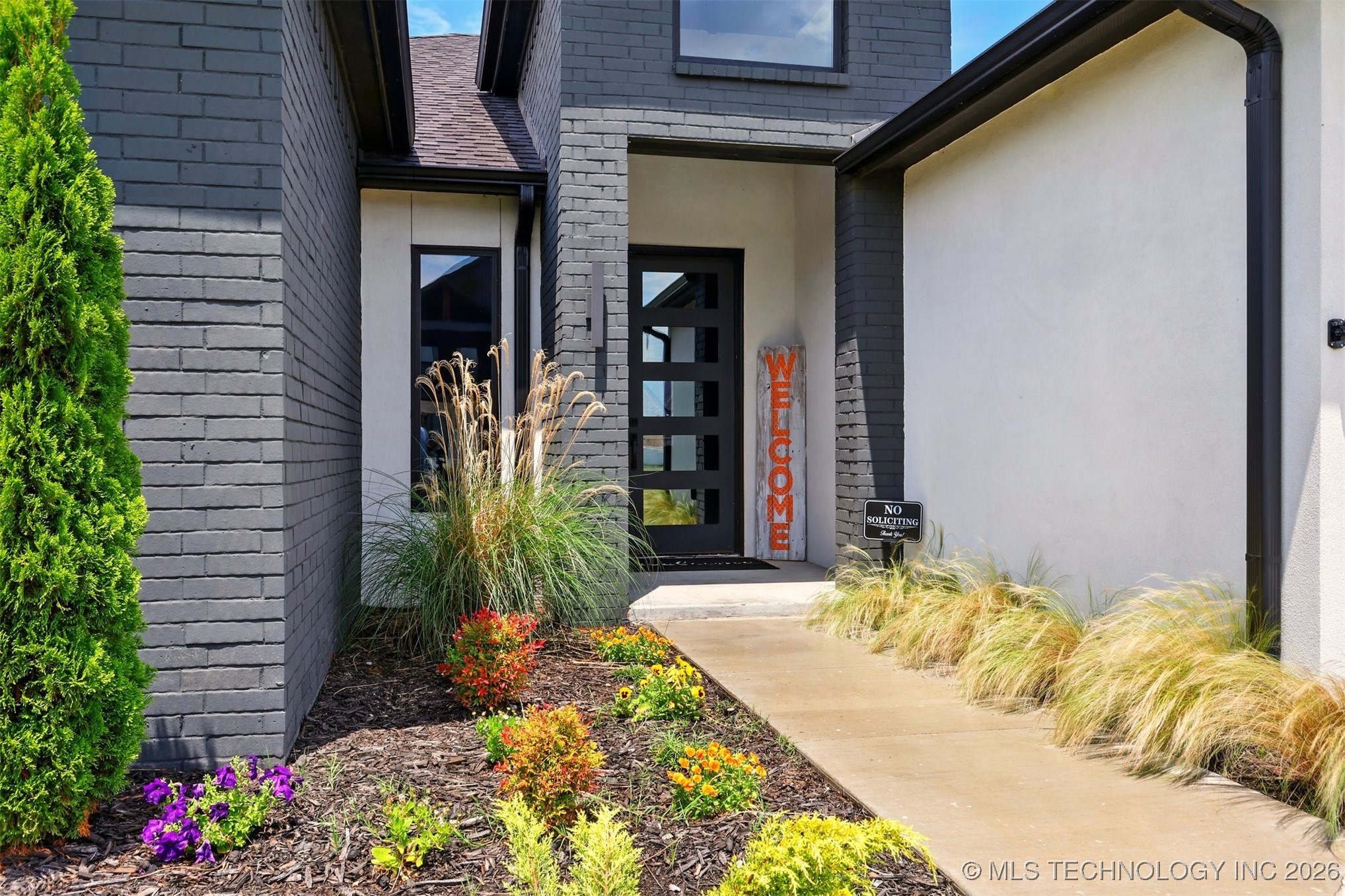 5807 E 128 Street S Property Photo 2