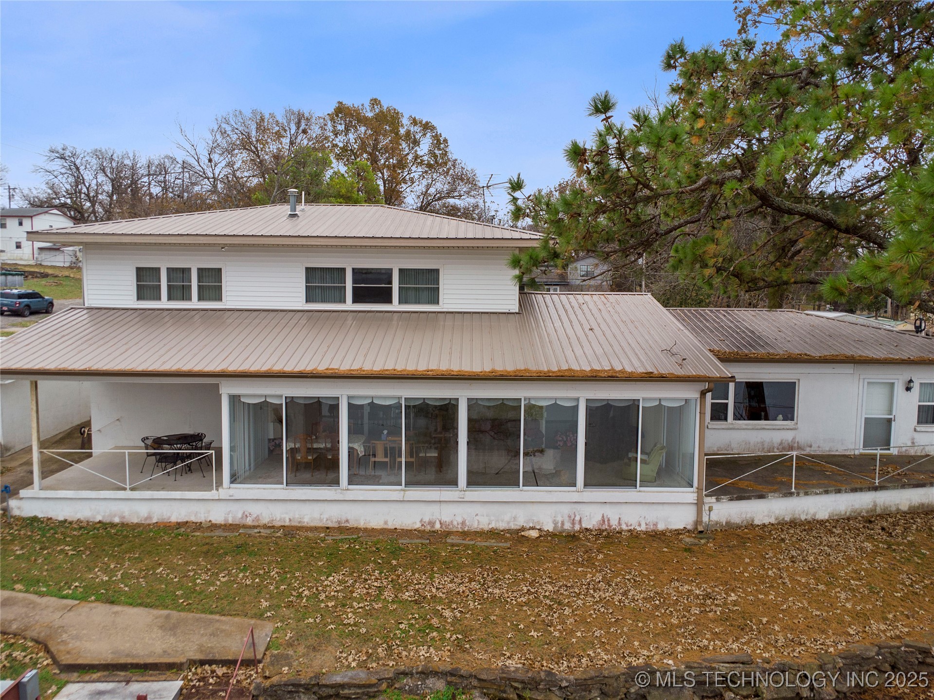 31245 E 679 Road Property Photo 2