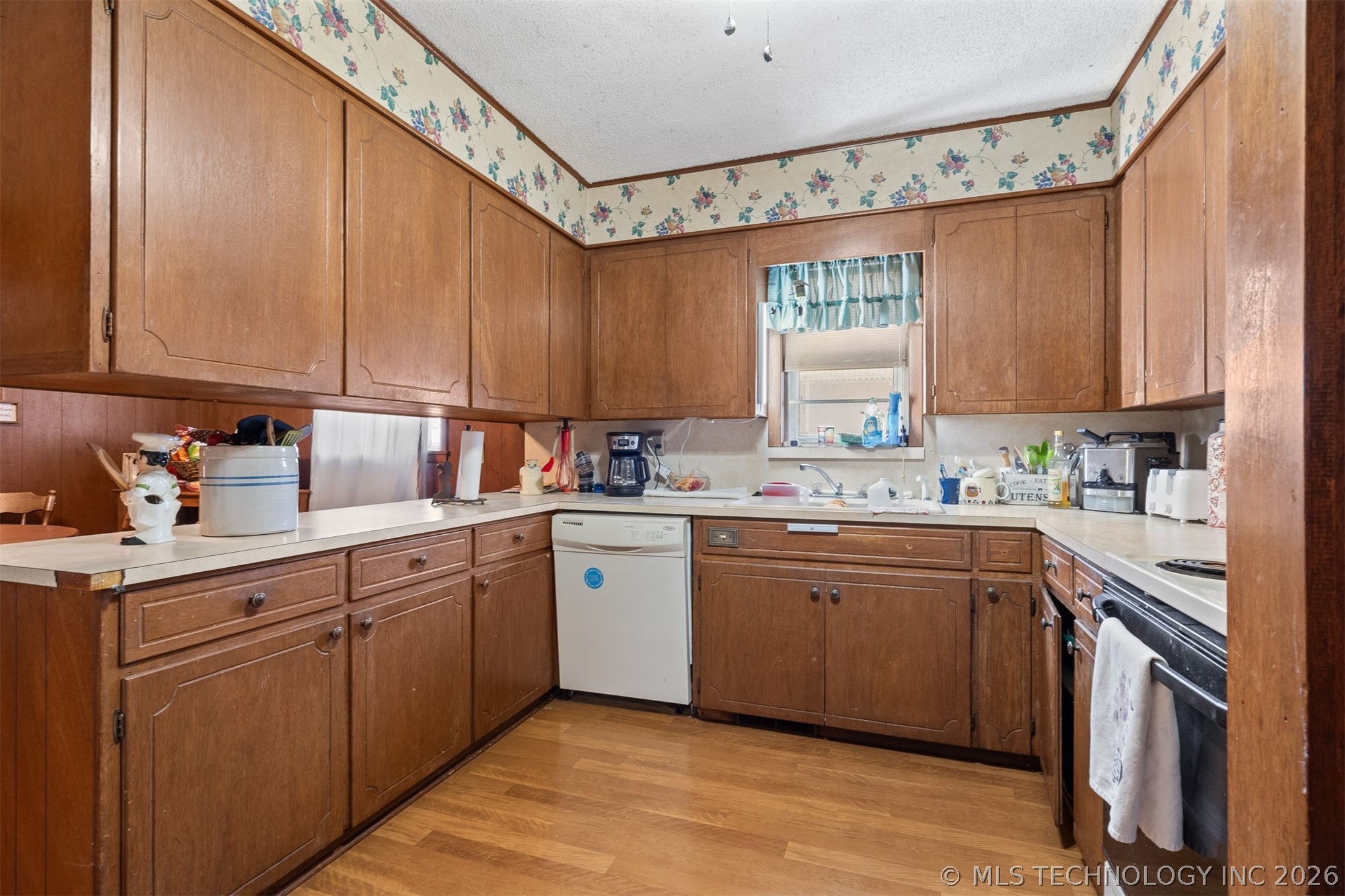 901 E 6th Street Property Photo 6