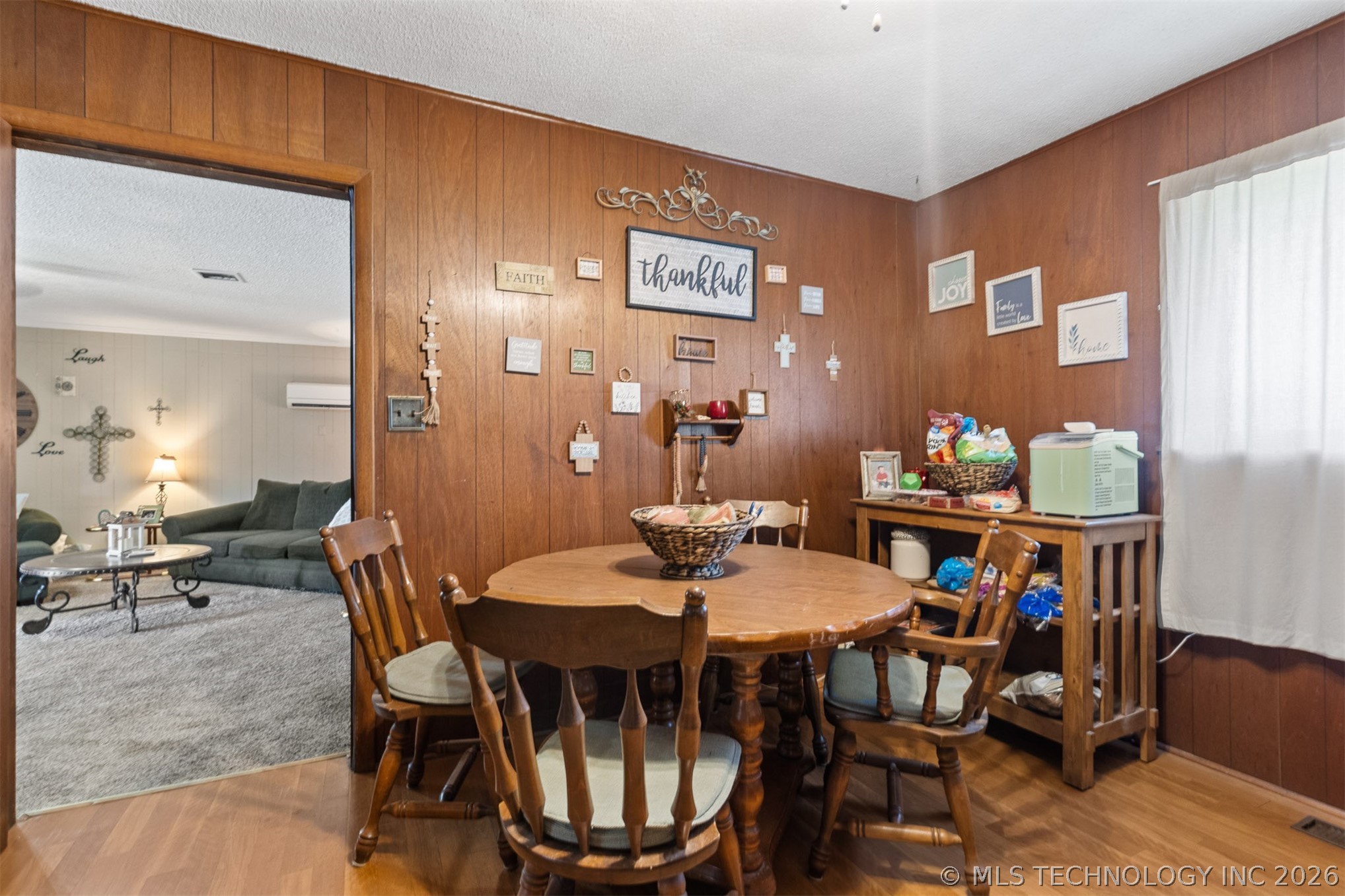 901 E 6th Street Property Photo 9