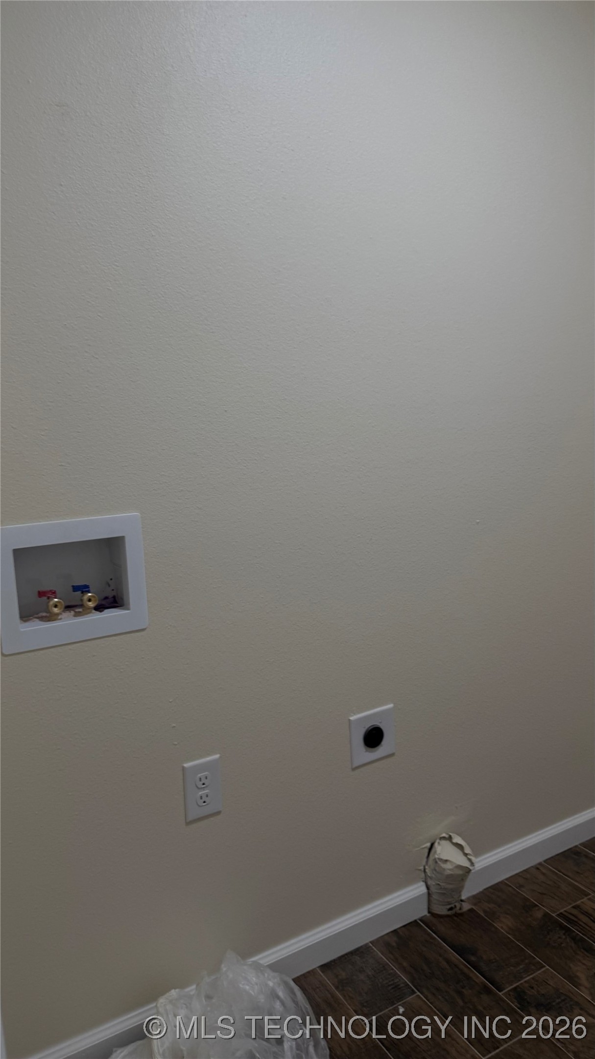 4328 N Hartford Avenue Property Photo 9