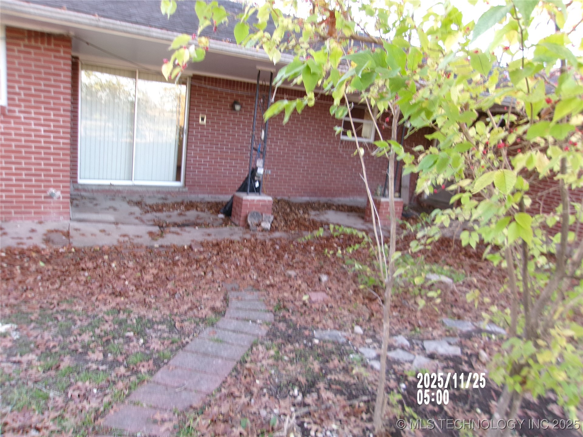 2130 N Osage Avenue Property Photo 2