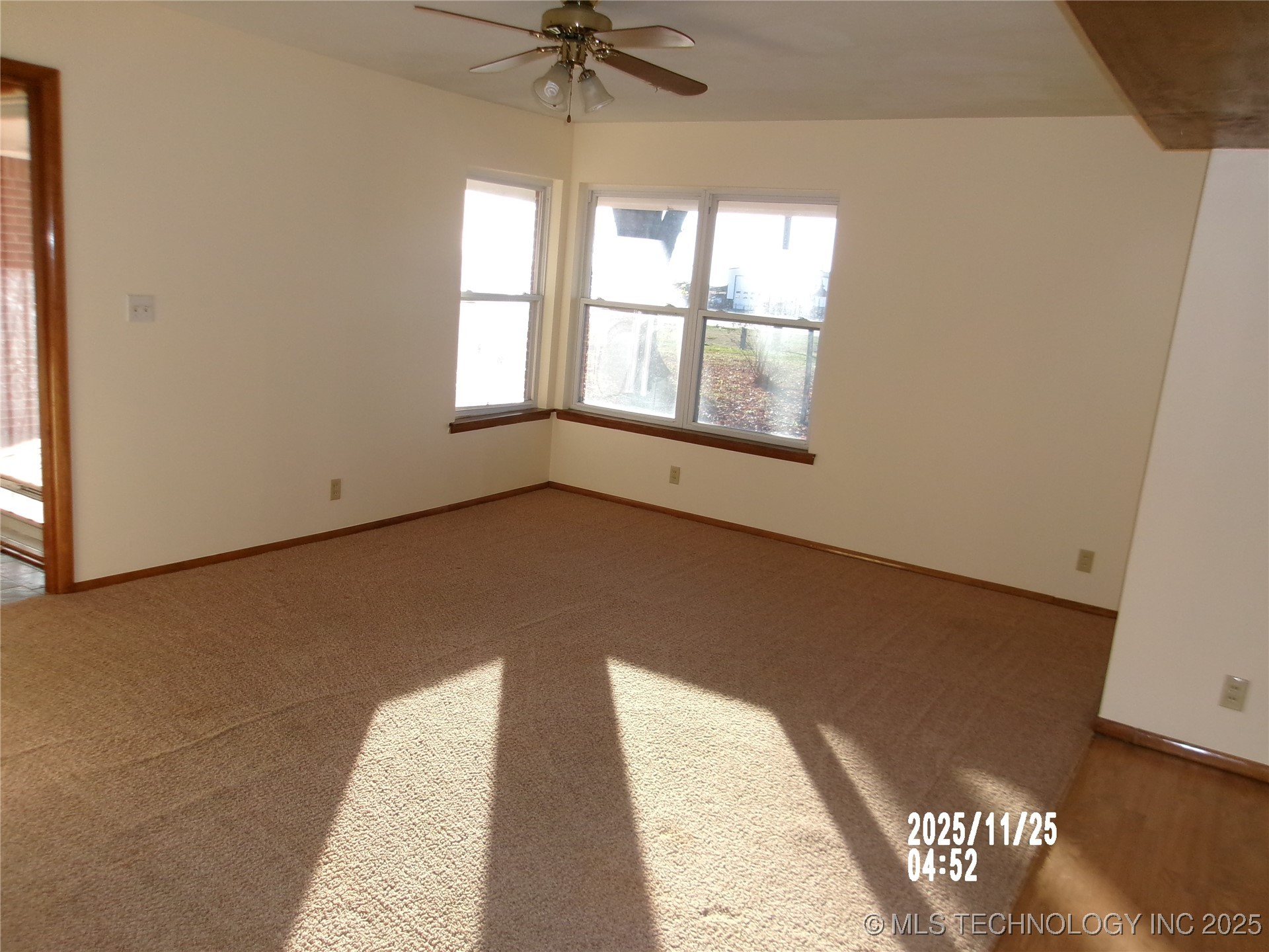 2130 N Osage Avenue Property Photo 5