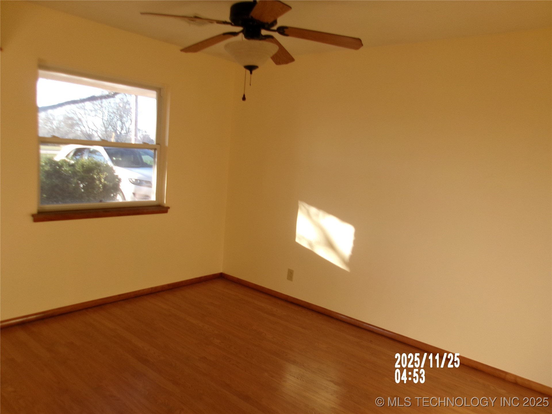 2130 N Osage Avenue Property Photo 6