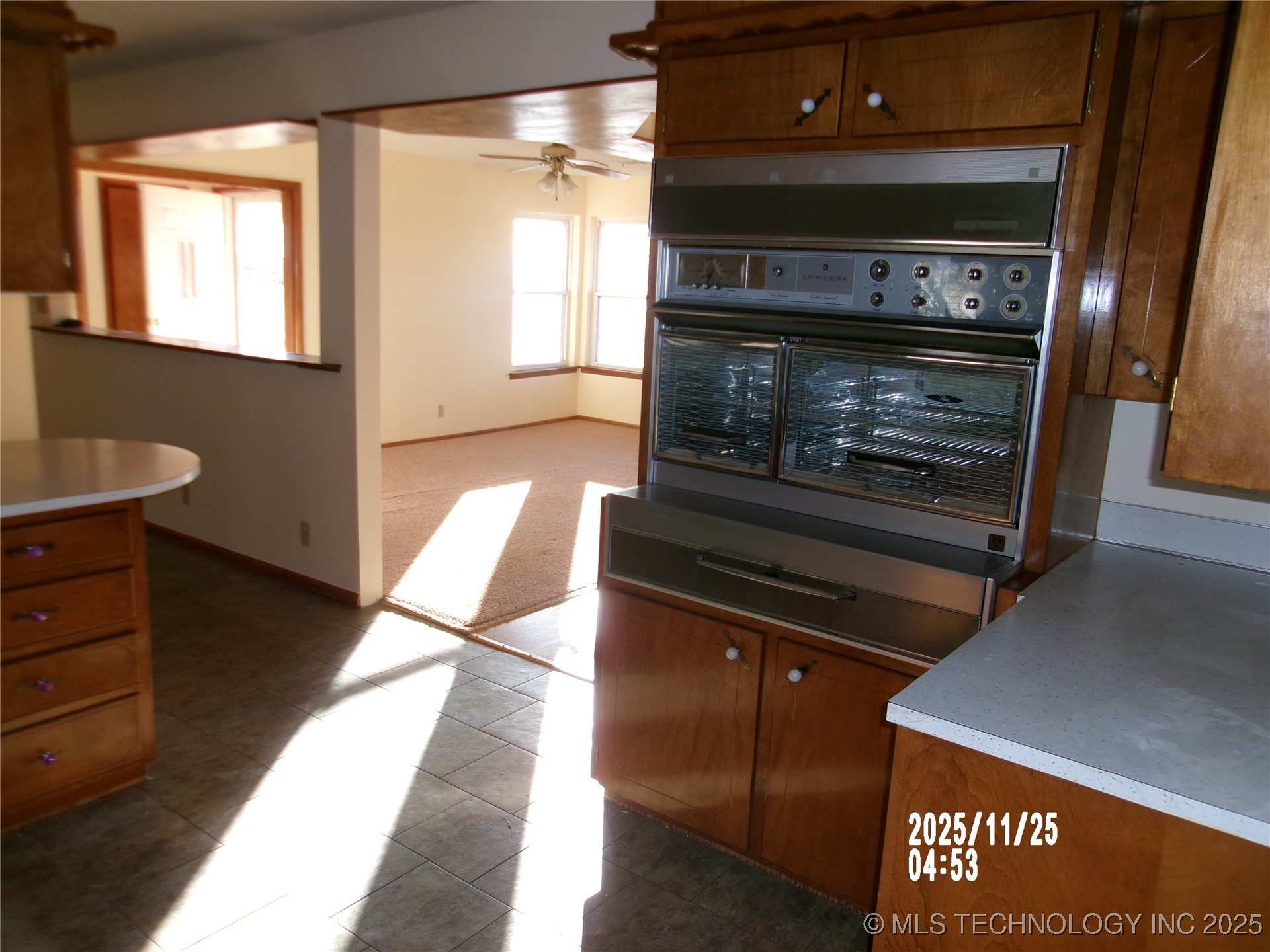 2130 N Osage Avenue Property Photo 8