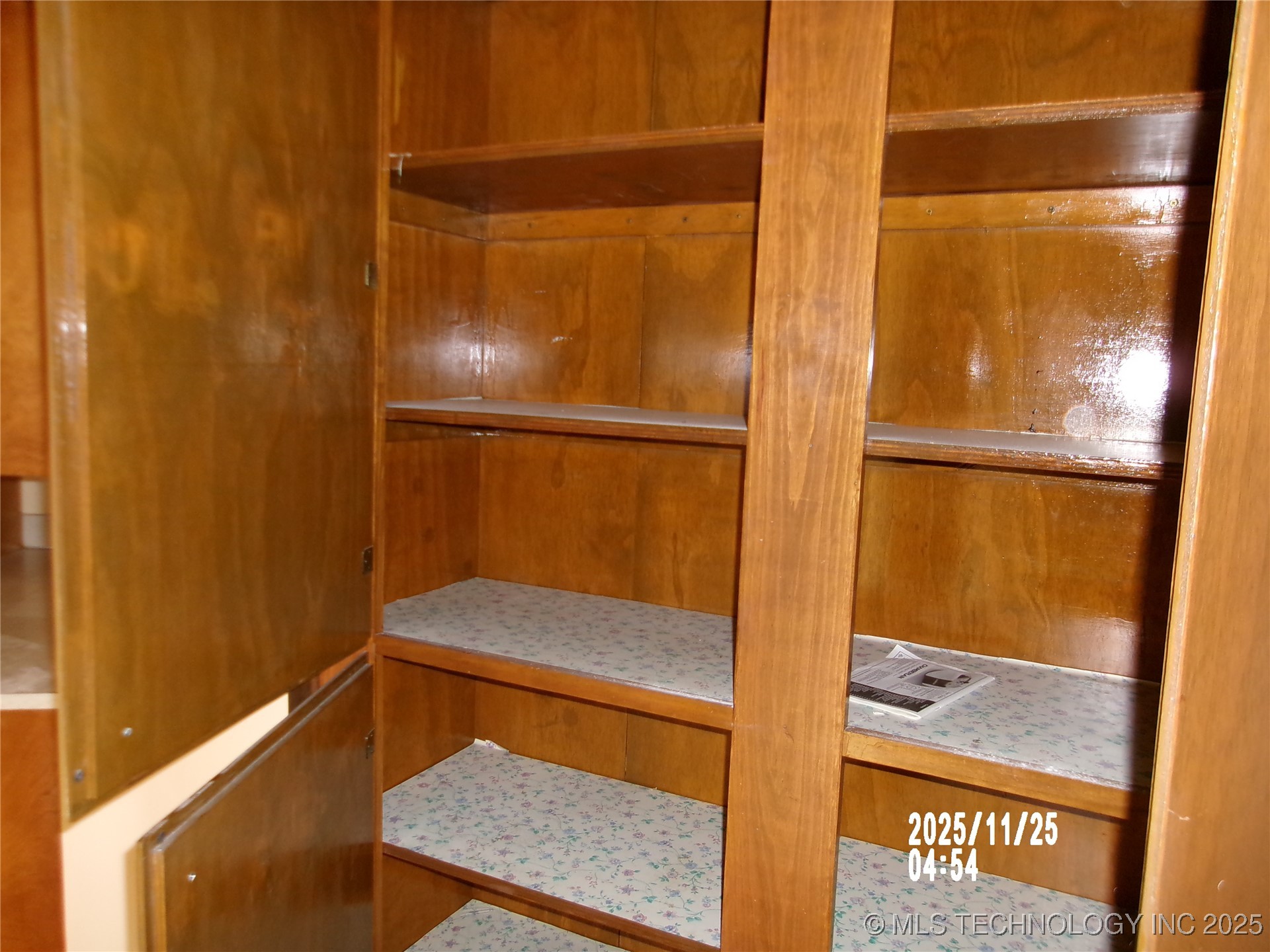 2130 N Osage Avenue Property Photo 10