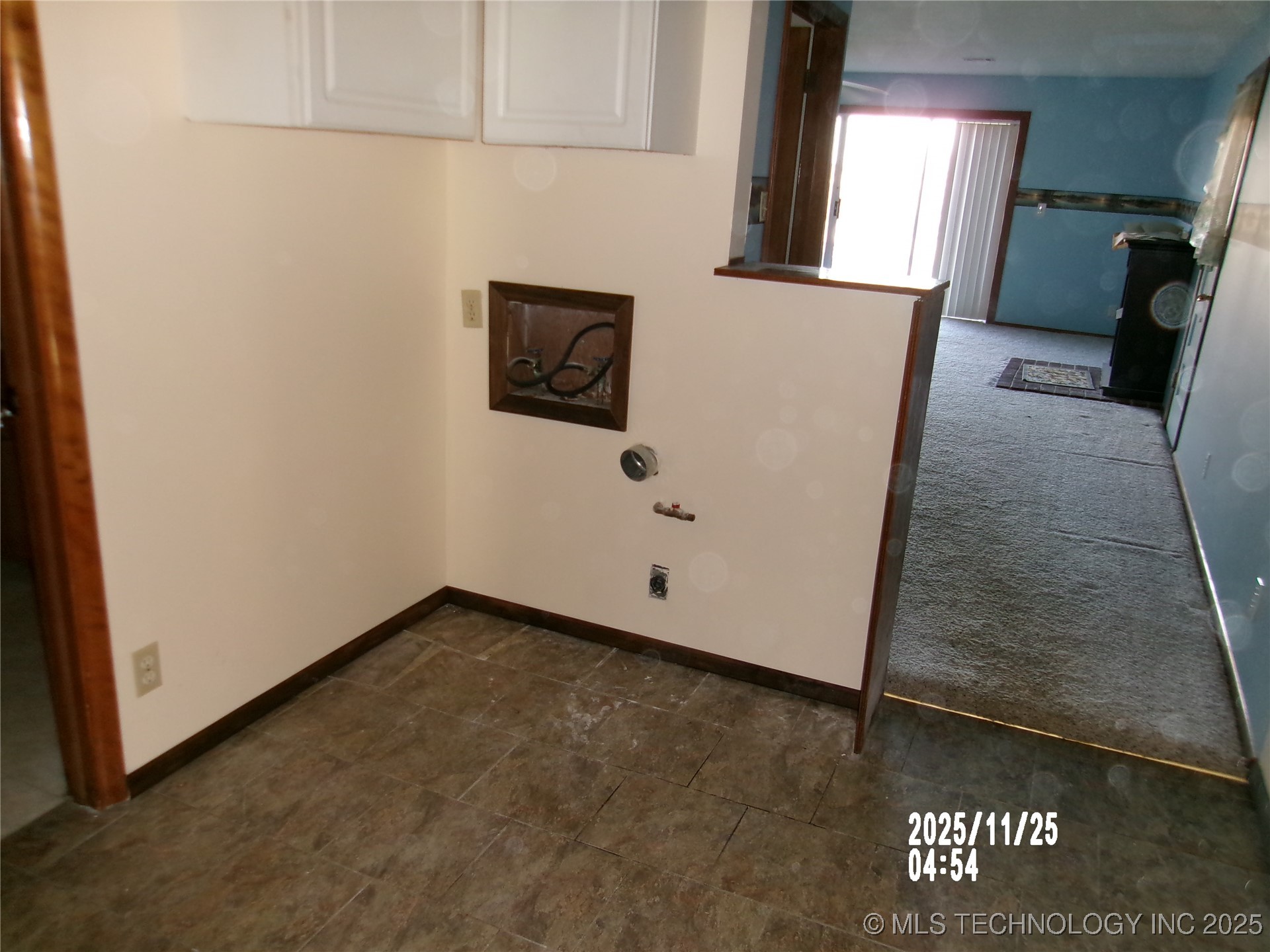 2130 N Osage Avenue Property Photo 12