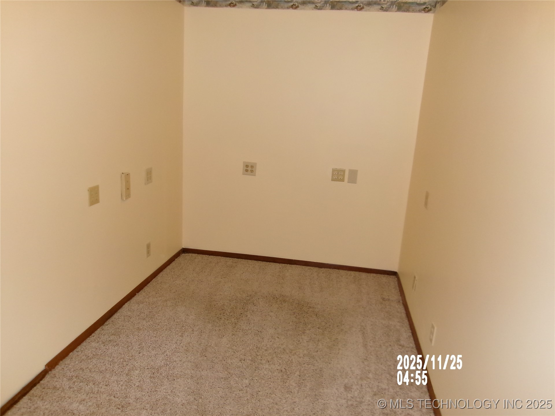 2130 N Osage Avenue Property Photo 13