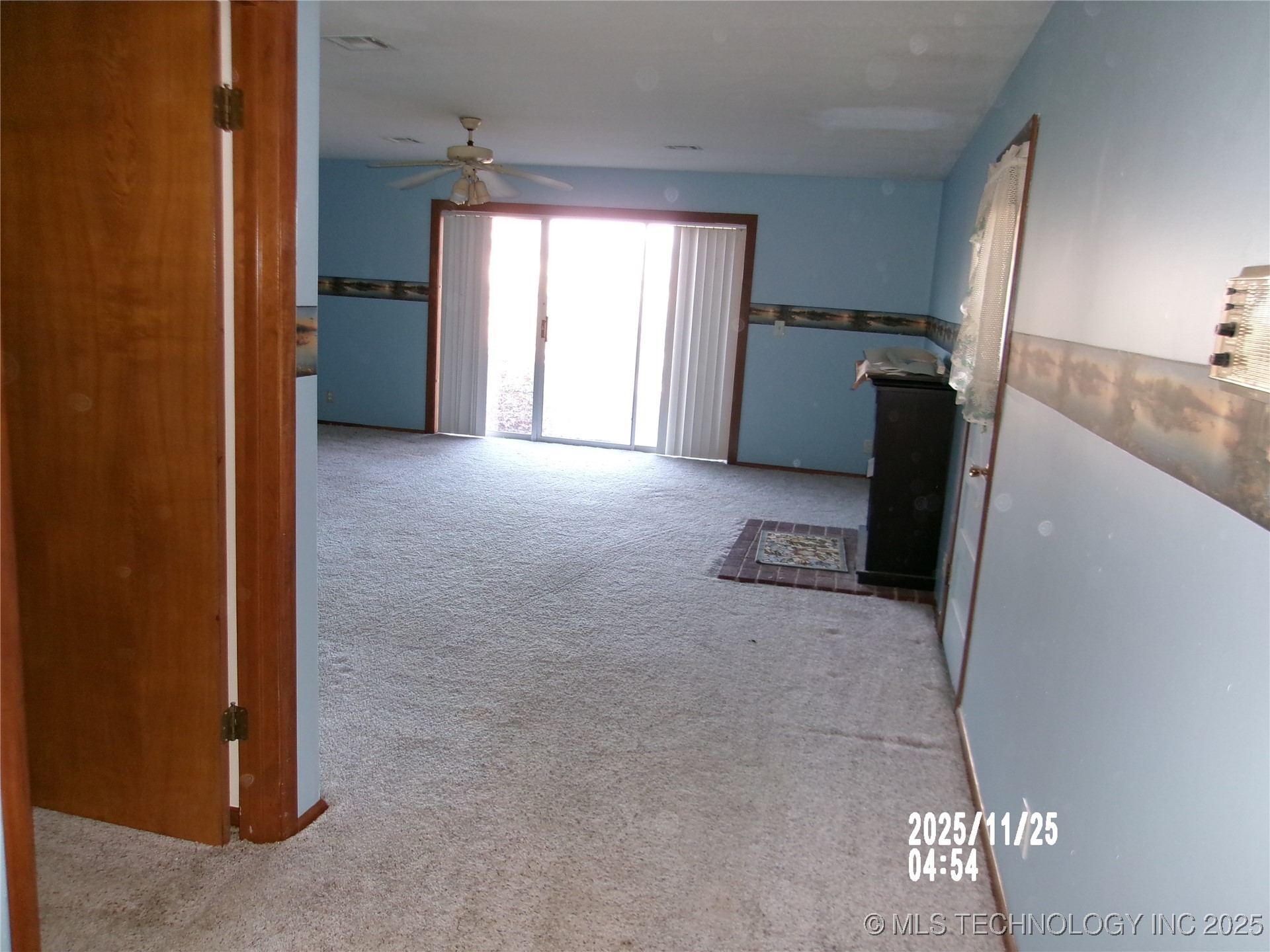 2130 N Osage Avenue Property Photo 14