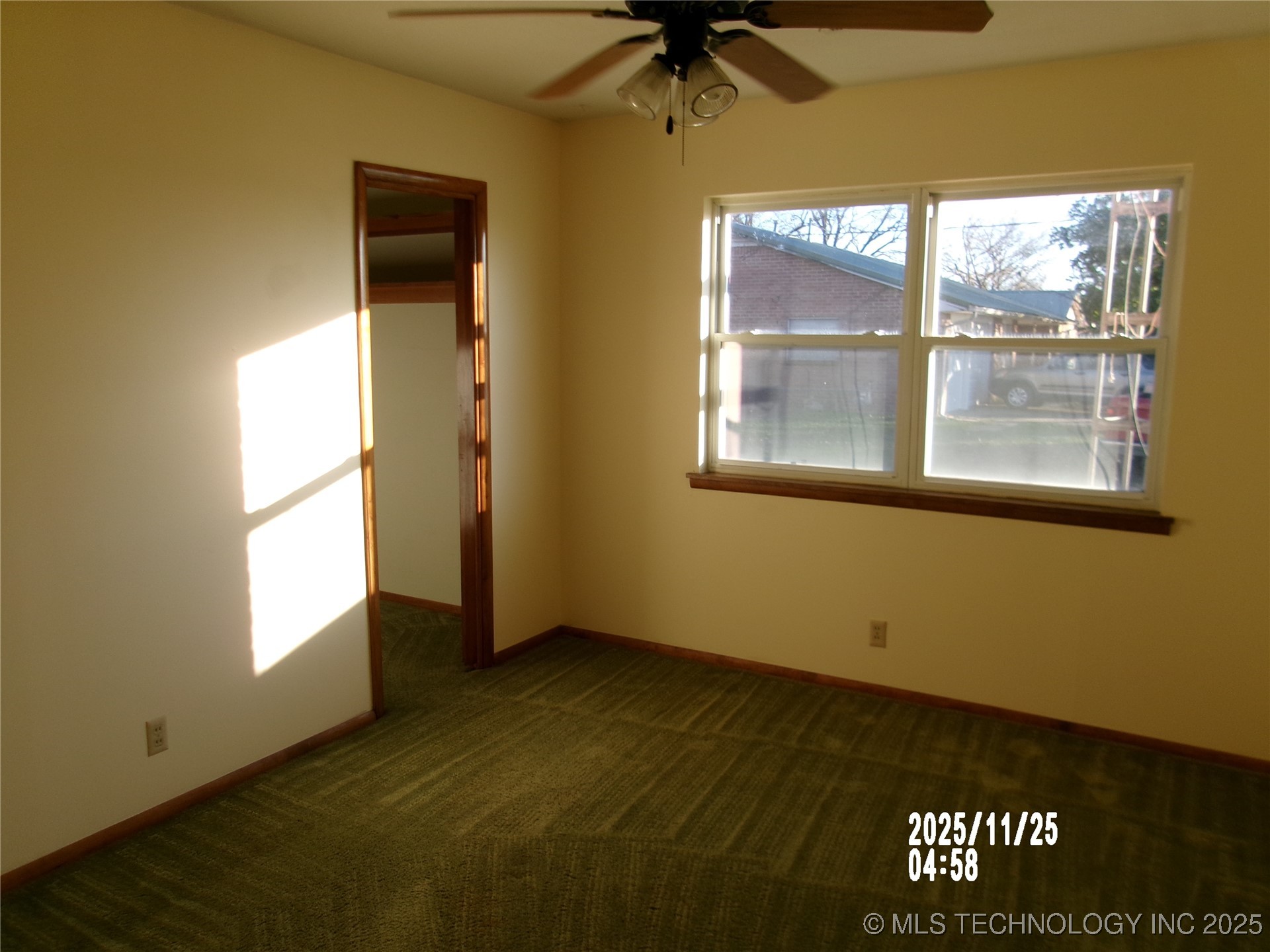 2130 N Osage Avenue Property Photo 18