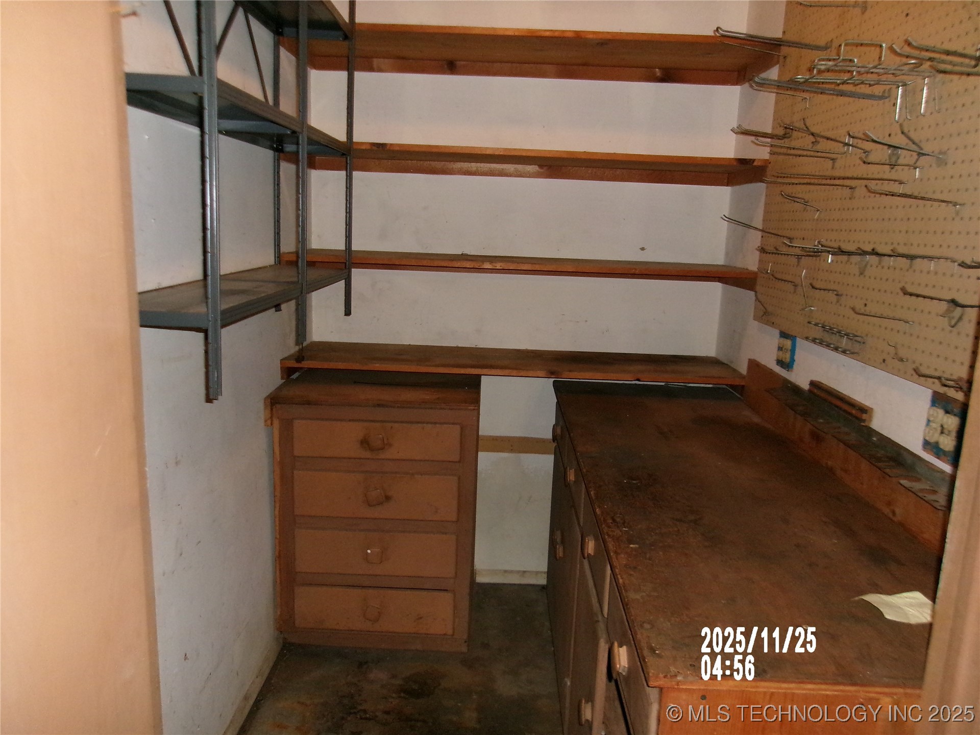 2130 N Osage Avenue Property Photo 22