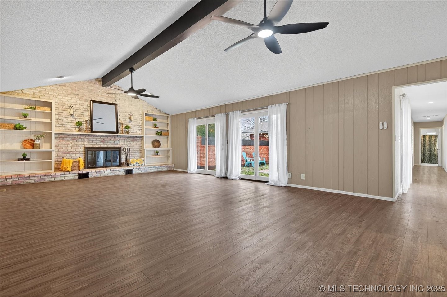 2318 Dorchester Drive Property Photo 8