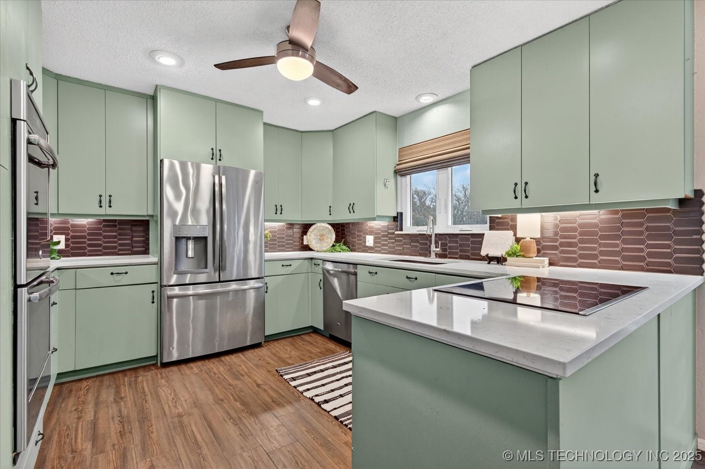 2318 Dorchester Drive Property Photo 11