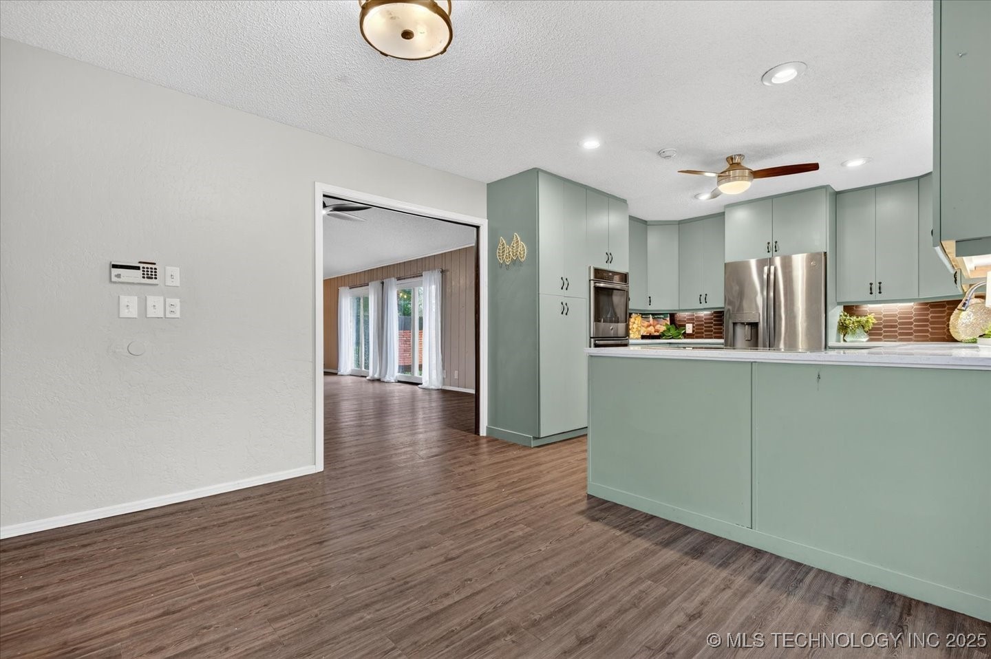 2318 Dorchester Drive Property Photo 16