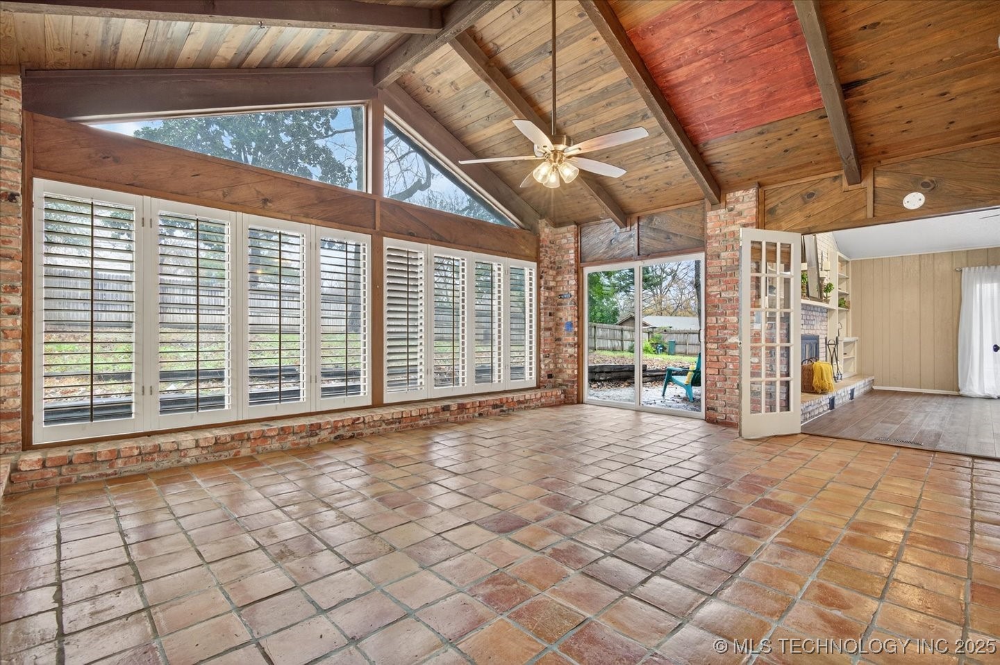 2318 Dorchester Drive Property Photo 18