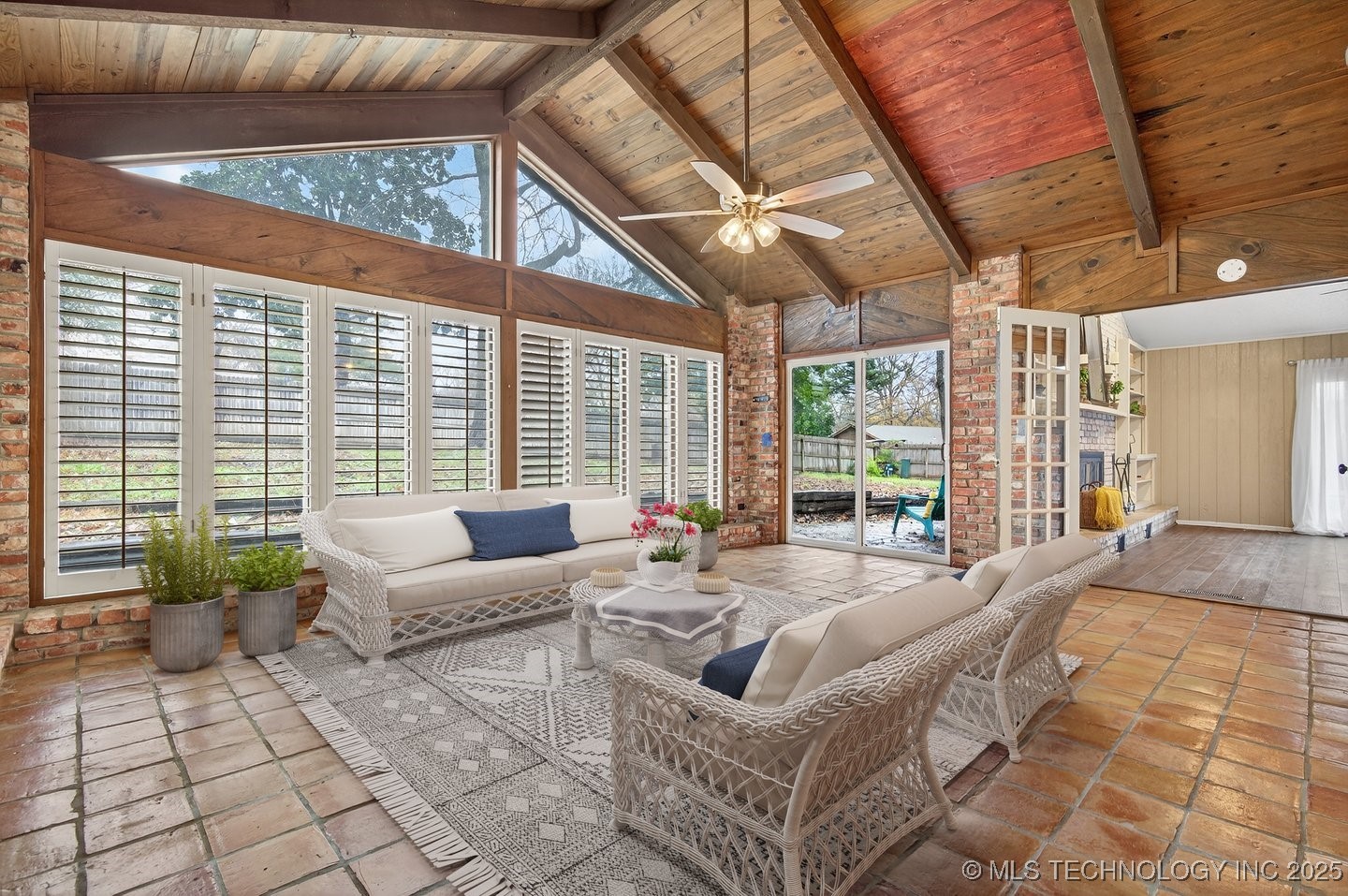 2318 Dorchester Drive Property Photo 19