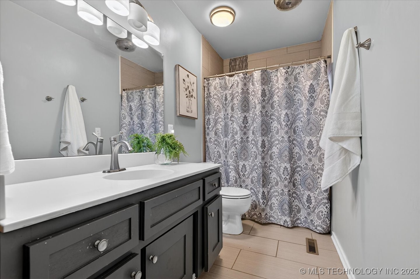 2318 Dorchester Drive Property Photo 33