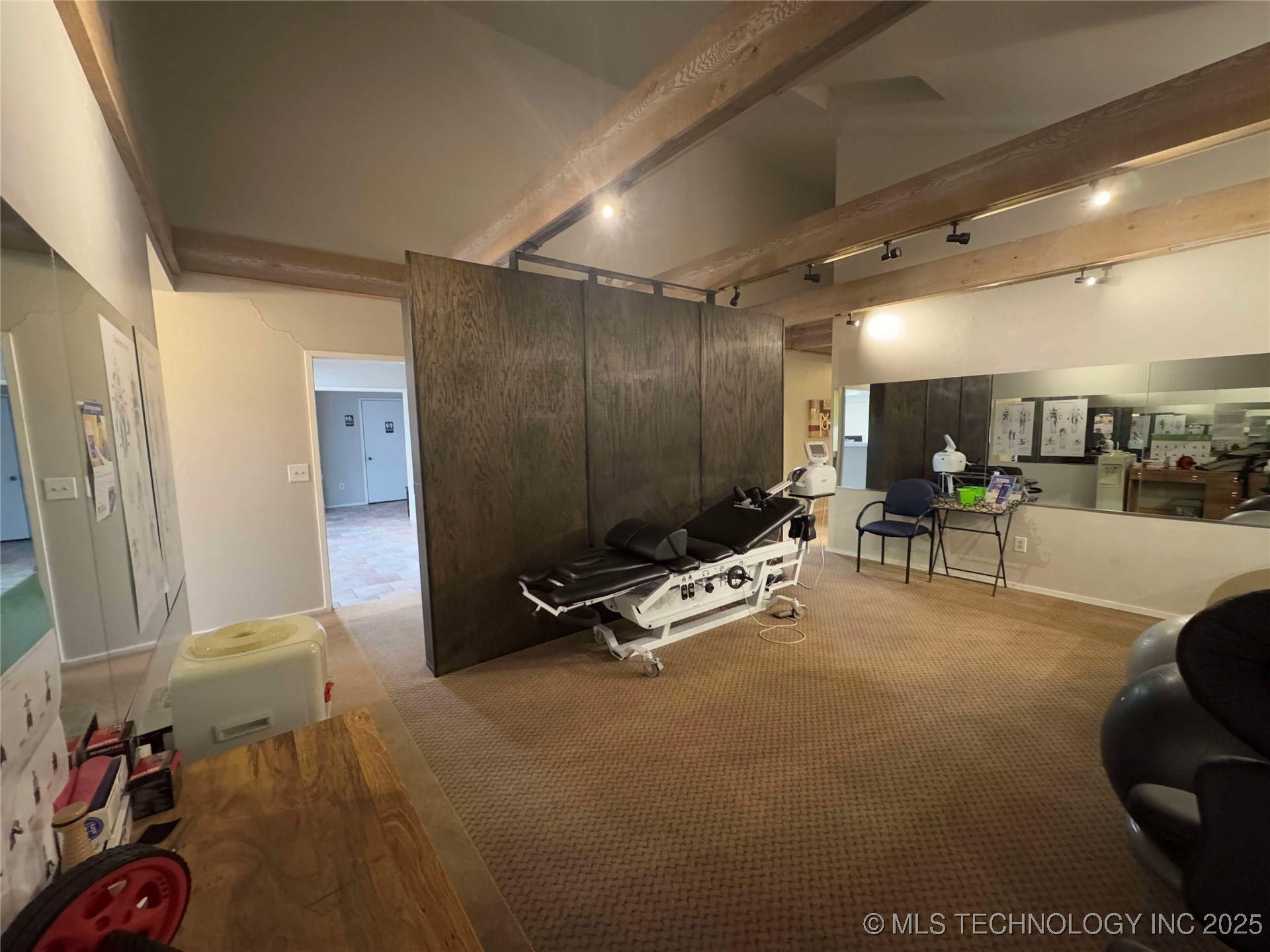 1203 W Broadway Property Photo 14