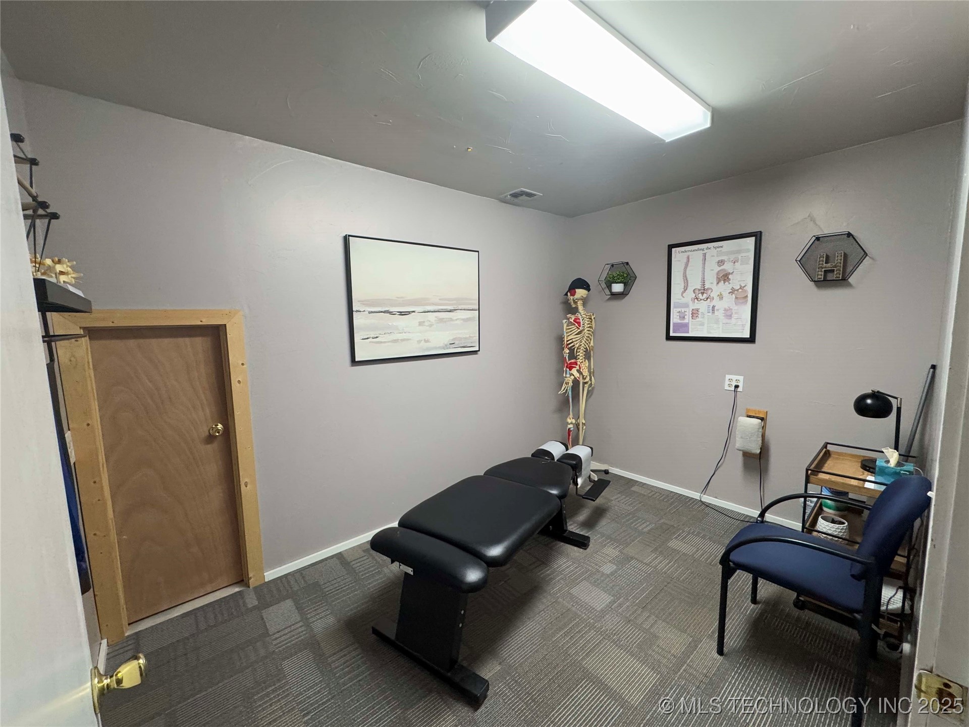 1203 W Broadway Property Photo 16