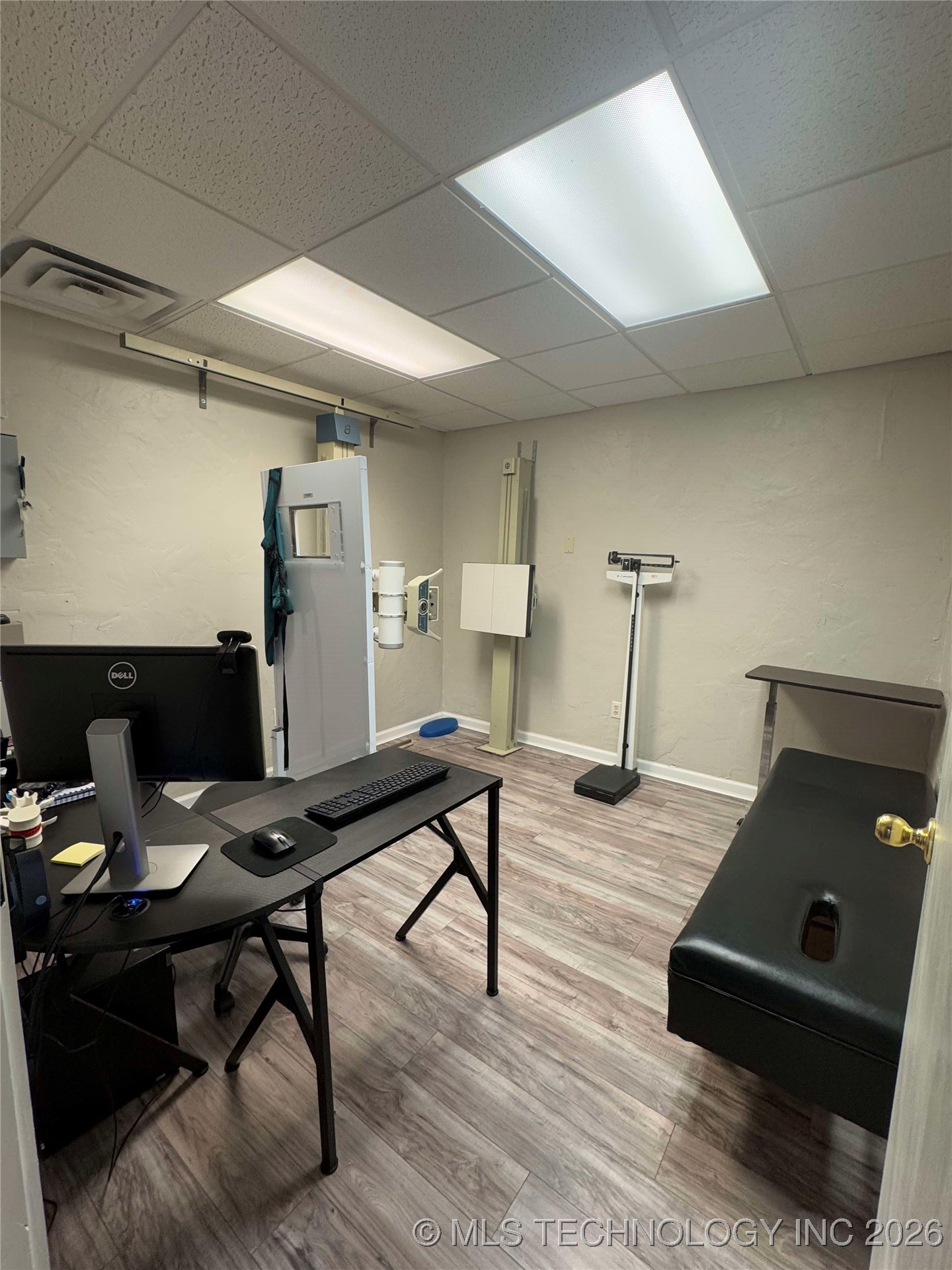 1203 W Broadway Property Photo 17