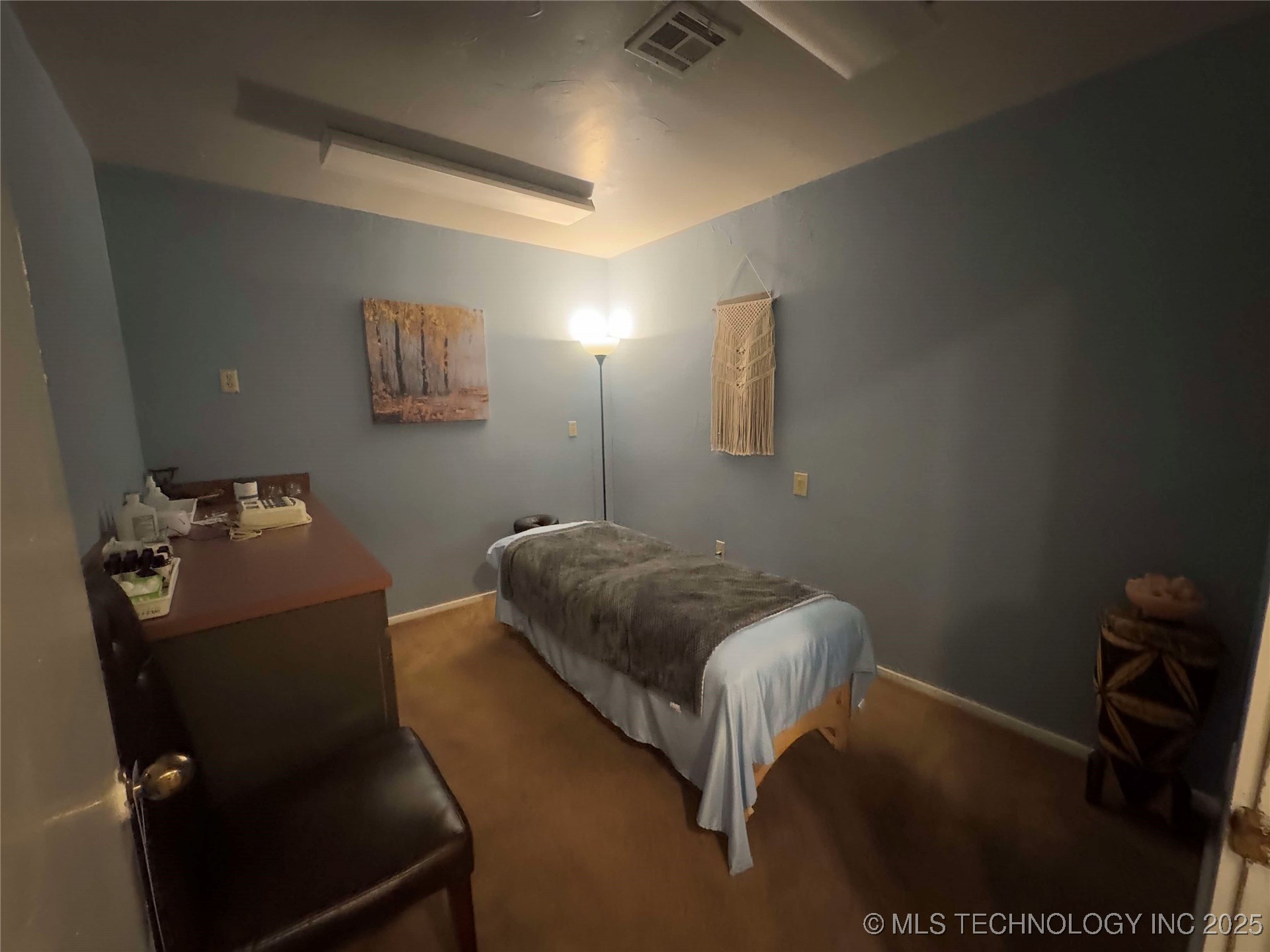 1203 W Broadway Property Photo 22