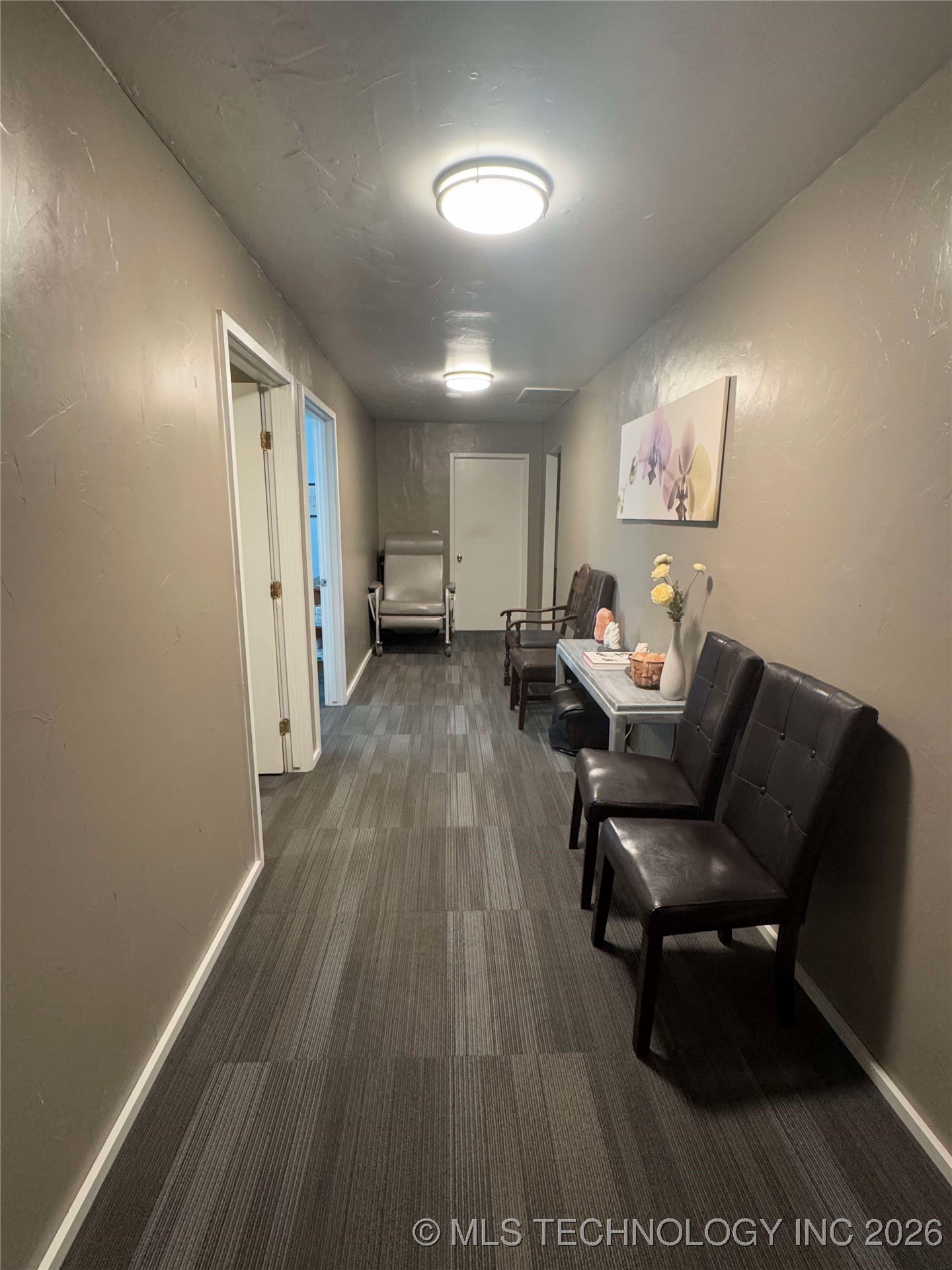 1203 W Broadway Property Photo 24