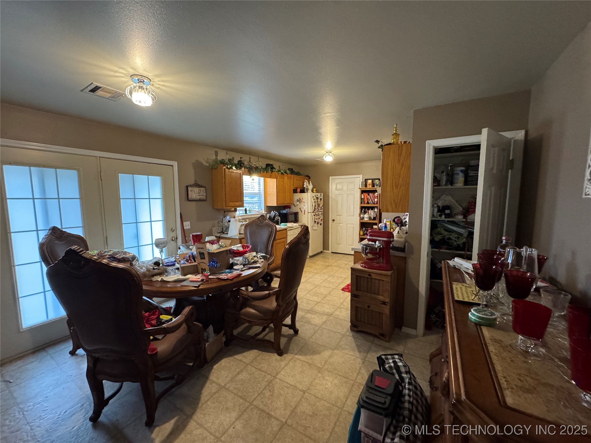 105 E Cedar Avenue Property Photo 10